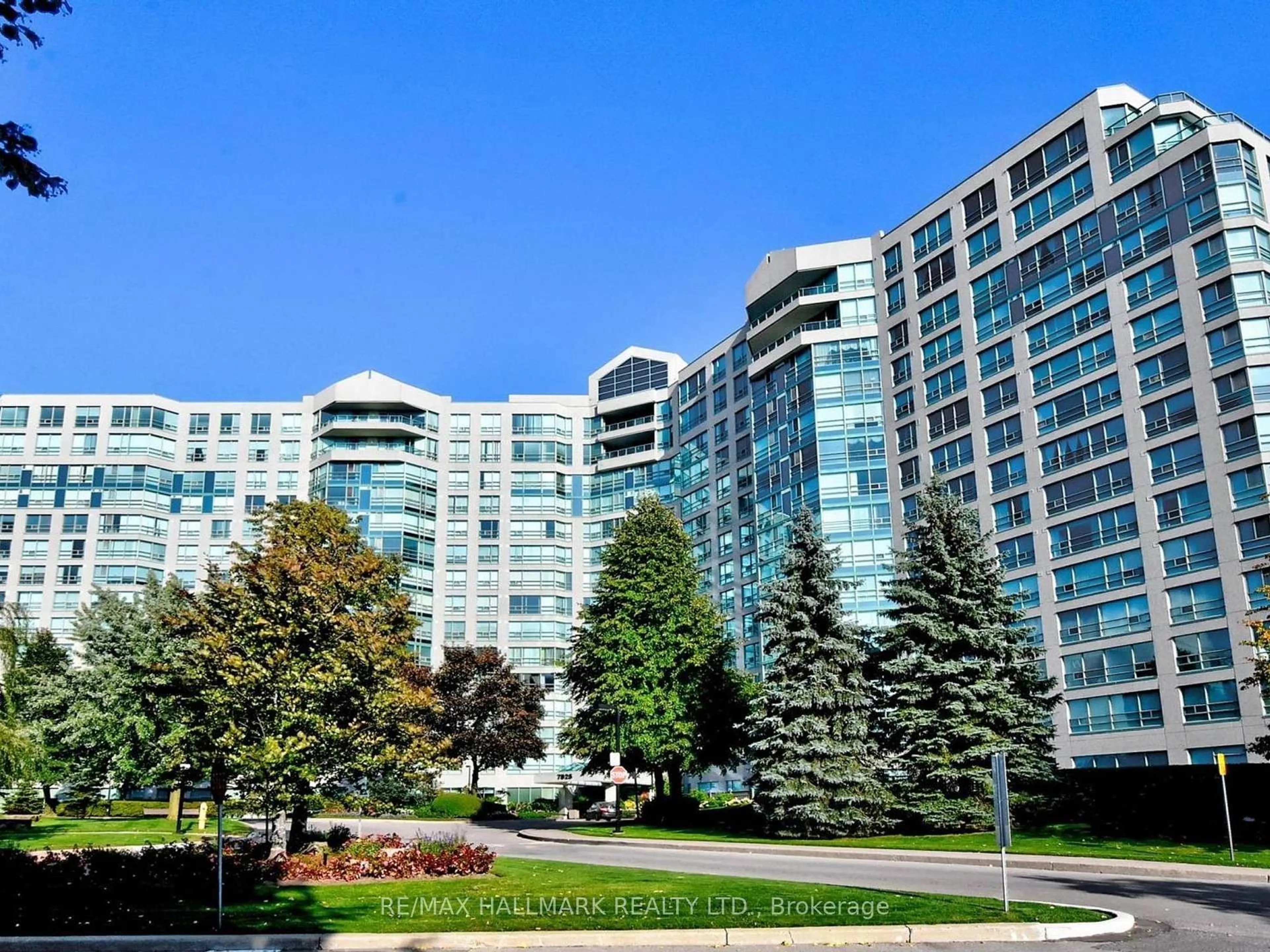 Indoor foyer for 7805 Bayview Ave #223, Markham Ontario L3T 7N1