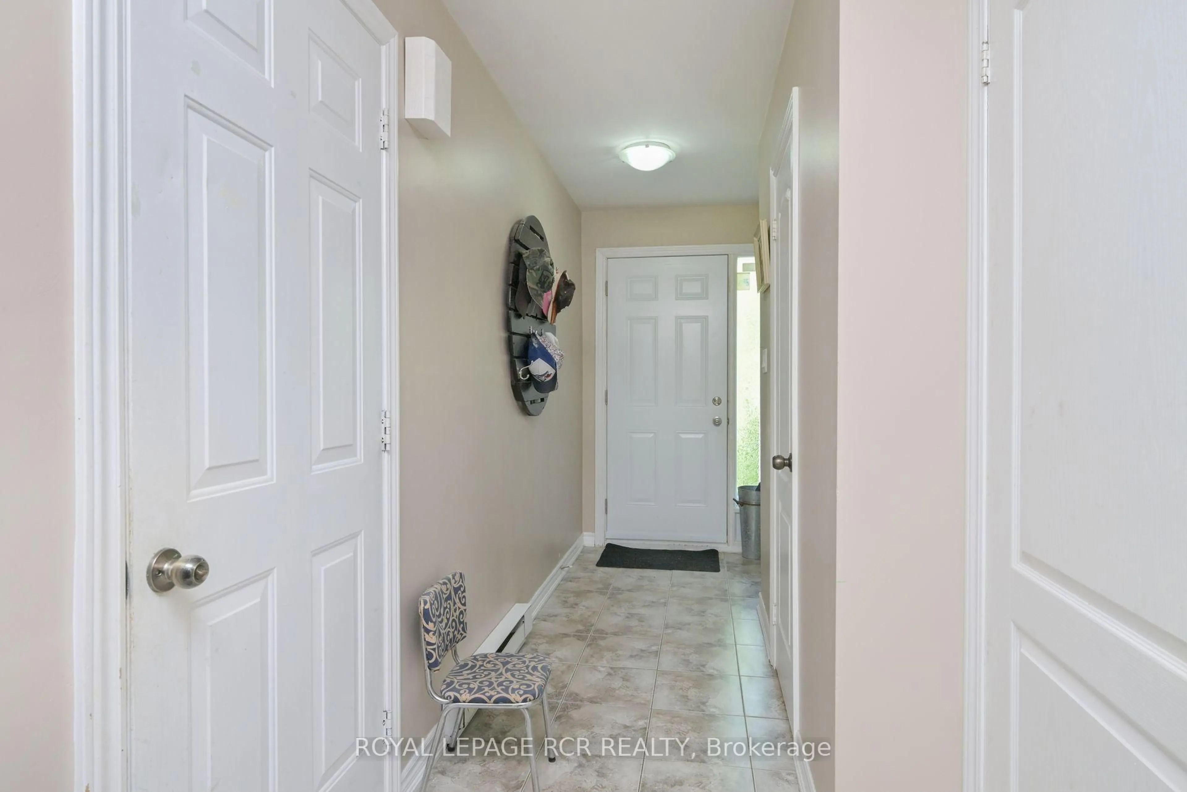 Indoor entryway for 17 Jamieson Dr, Adjala-Tosorontio Ontario L0N 1R0