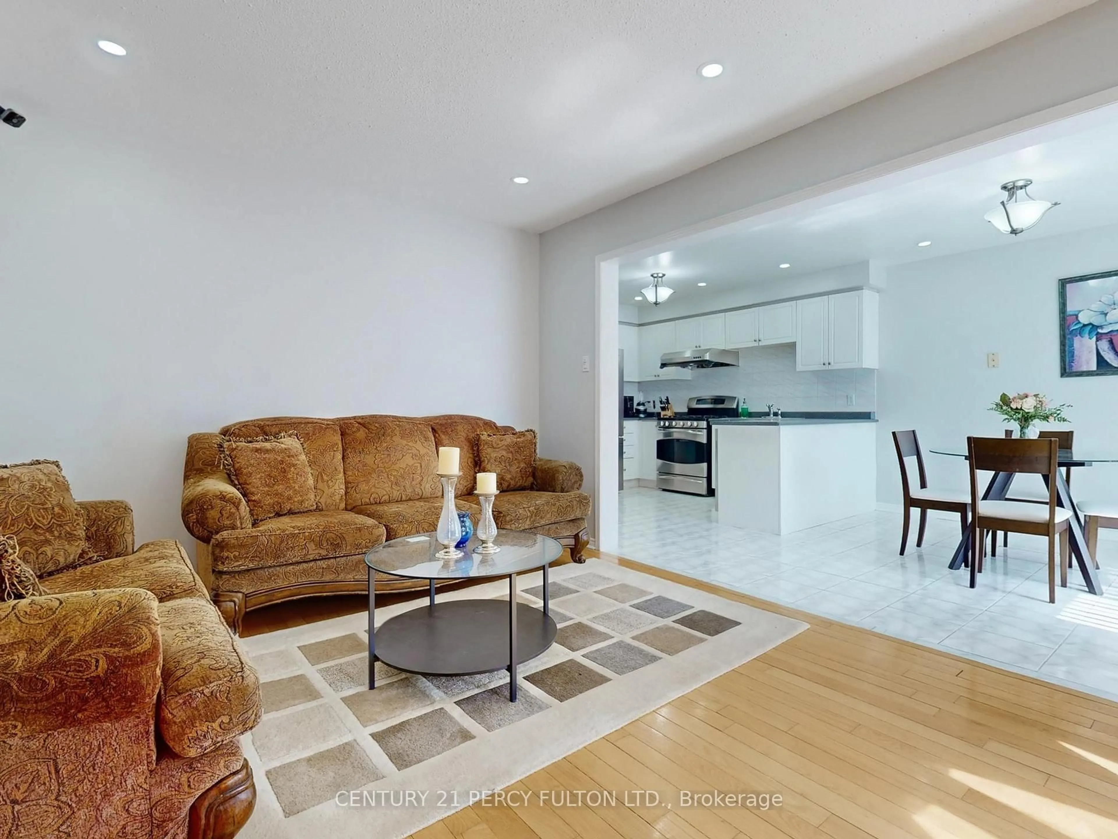 Living room with furniture, unknown for 177 Sophia Rd, Markham Ontario L3S 4C5