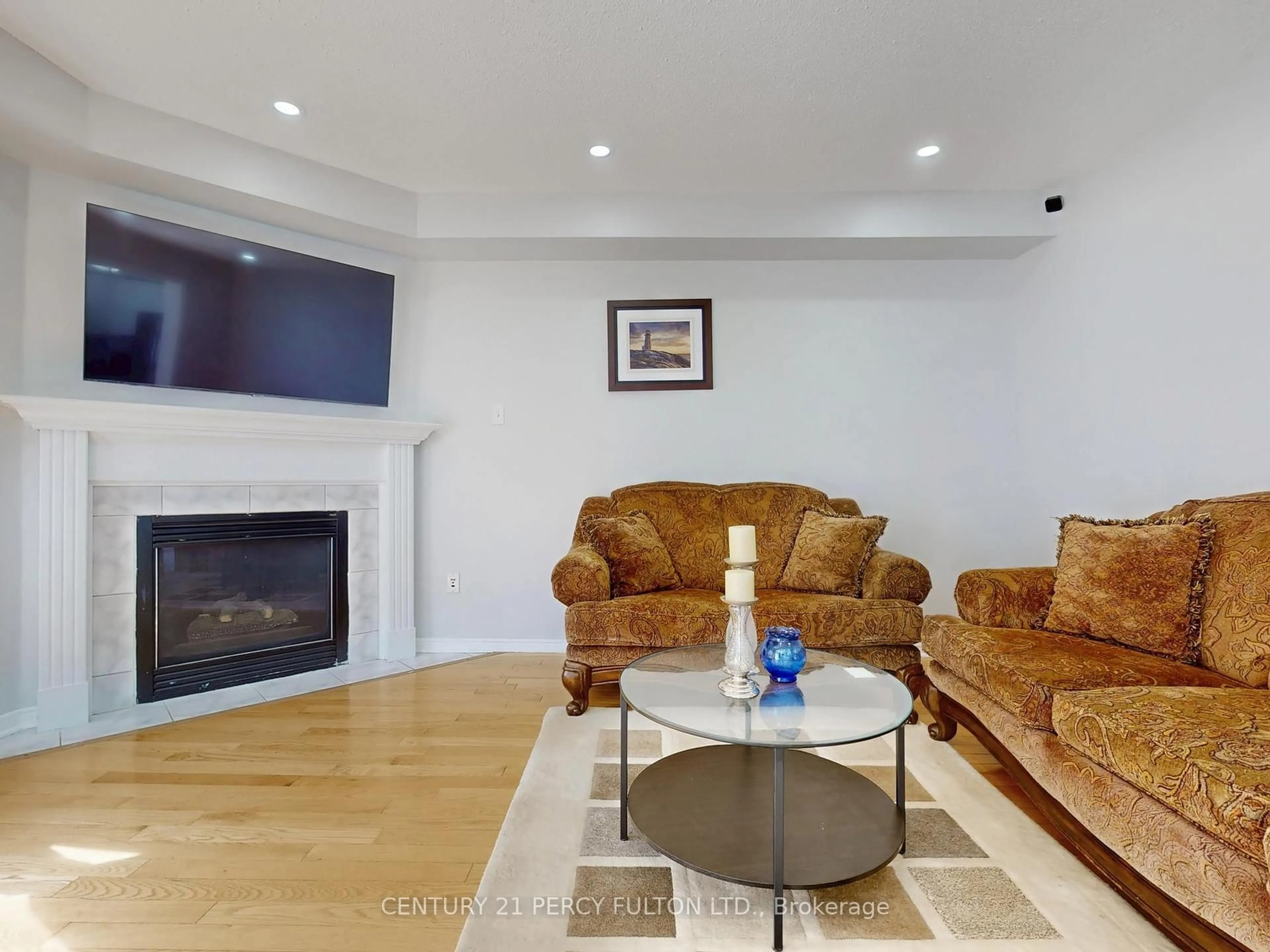 Living room with furniture, unknown for 177 Sophia Rd, Markham Ontario L3S 4C5