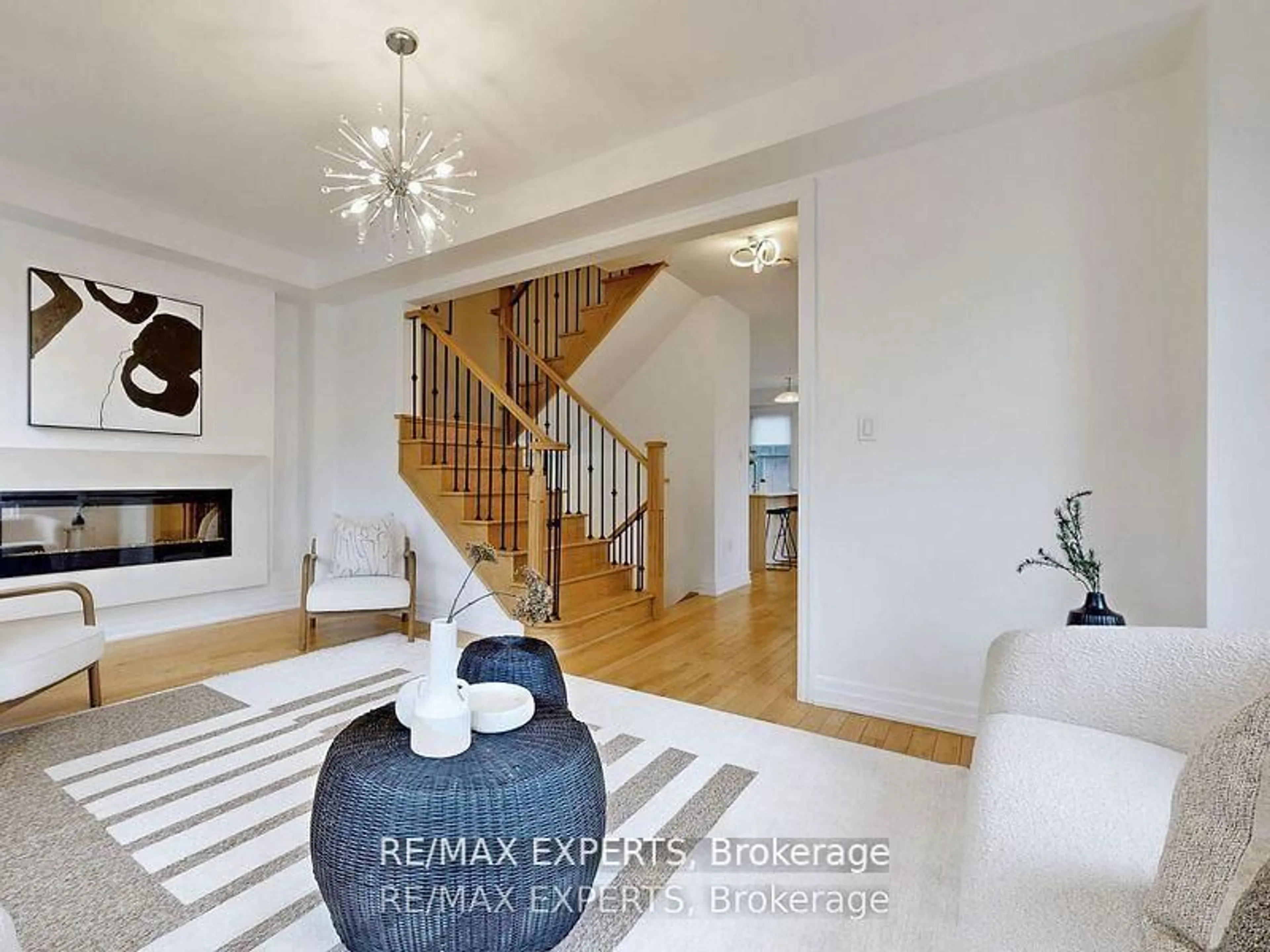 Indoor entryway for 5 Amherst Circ, Vaughan Ontario L6A 5A8