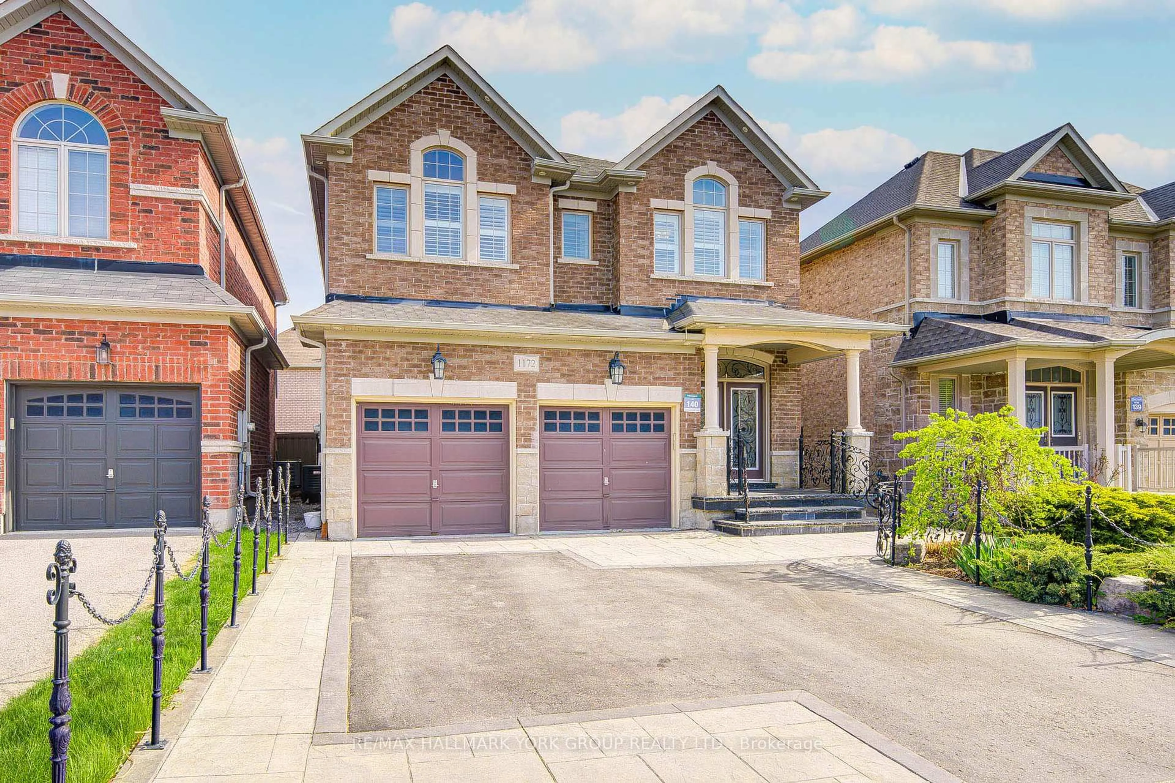 Home with brick exterior material, street for 1172 Blencowe Cres, Newmarket Ontario L3X 0C3
