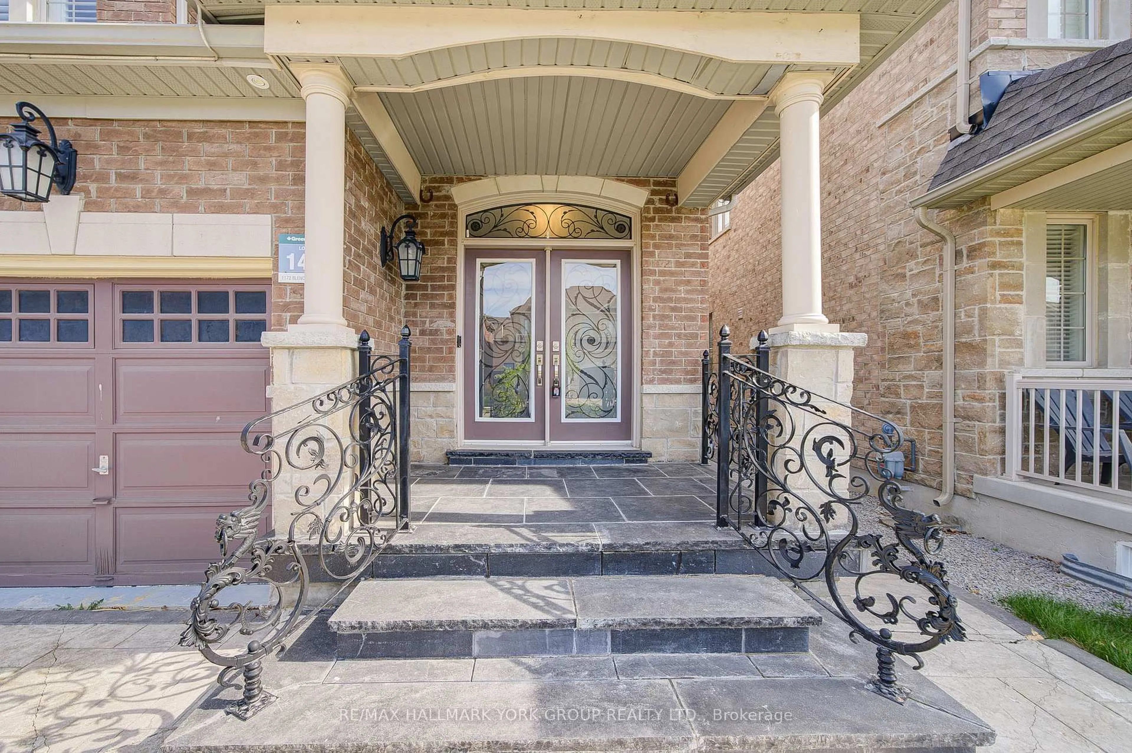 Indoor entryway for 1172 Blencowe Cres, Newmarket Ontario L3X 0C3