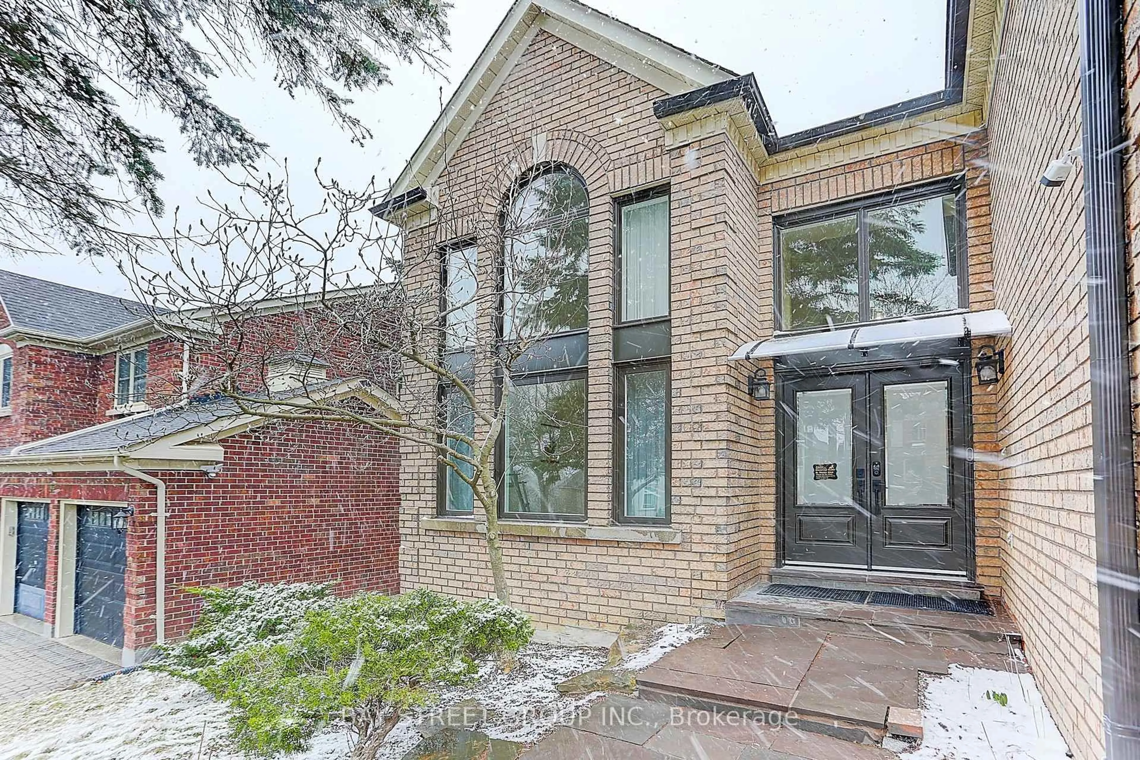 Home with brick exterior material, street for 955 Portminster Crt, Newmarket Ontario L3X 1L8