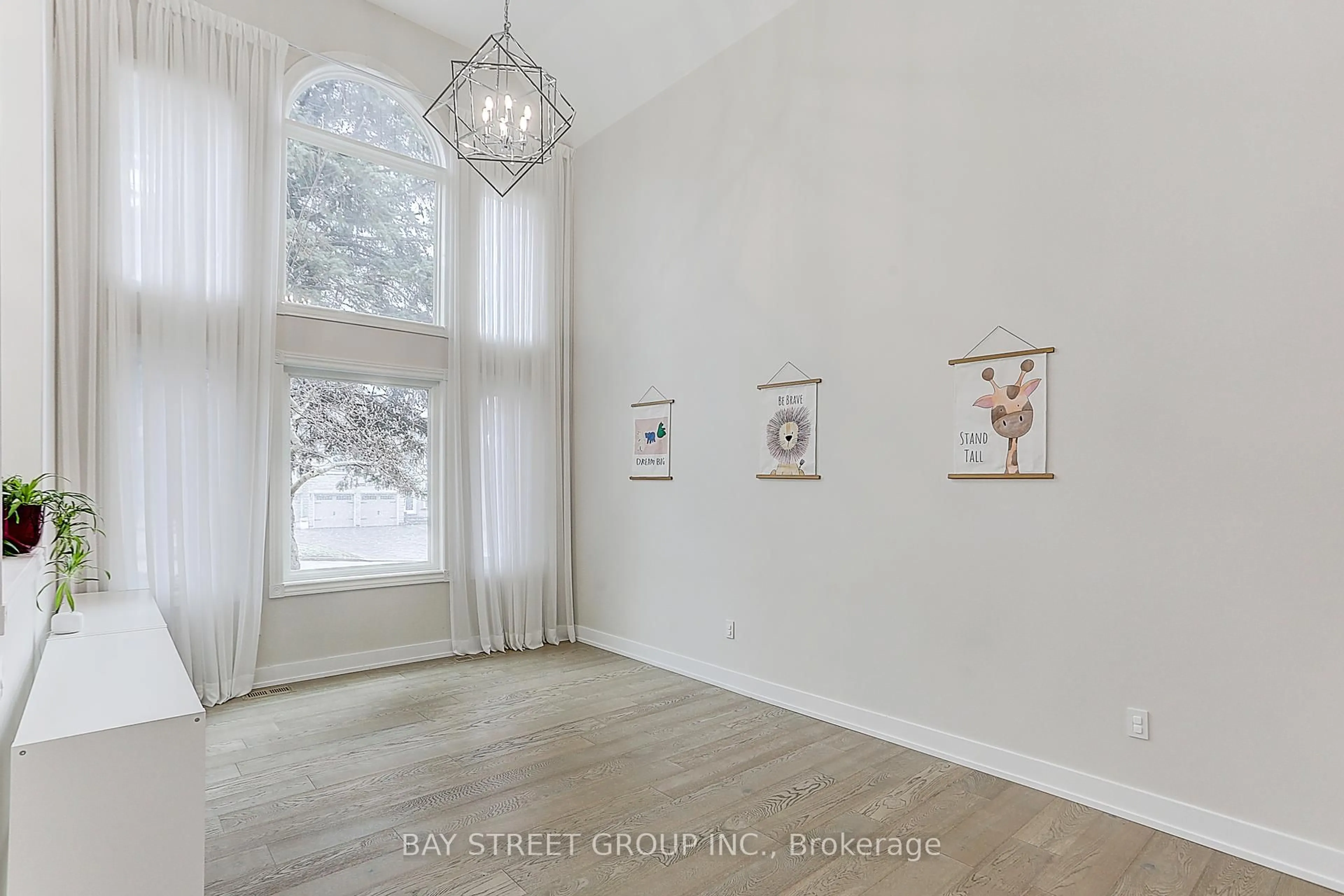 Unknown for 955 Portminster Crt, Newmarket Ontario L3X 1L8