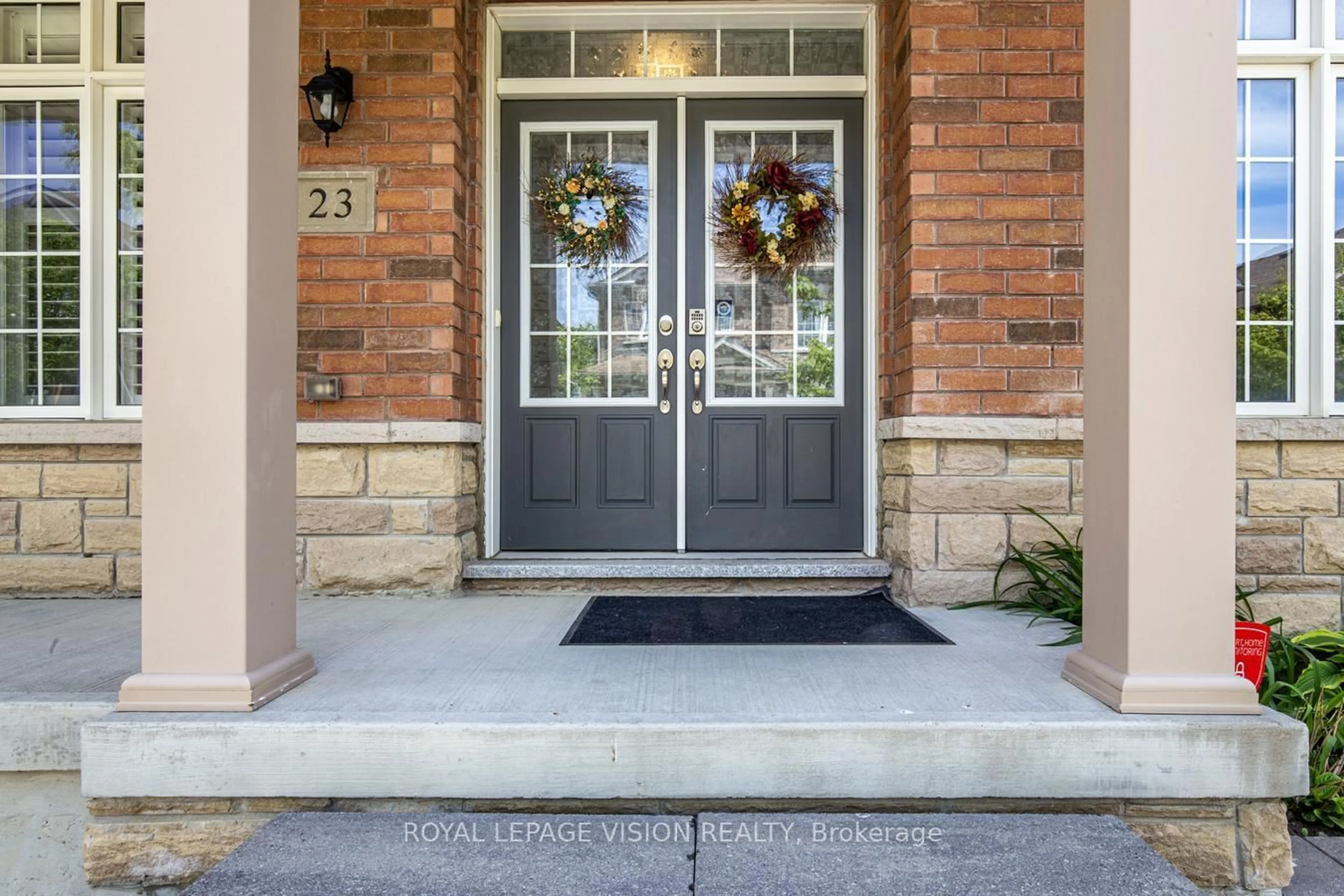 Indoor entryway for 23 Sunnyside Hill Rd, Markham Ontario L6B 0X5