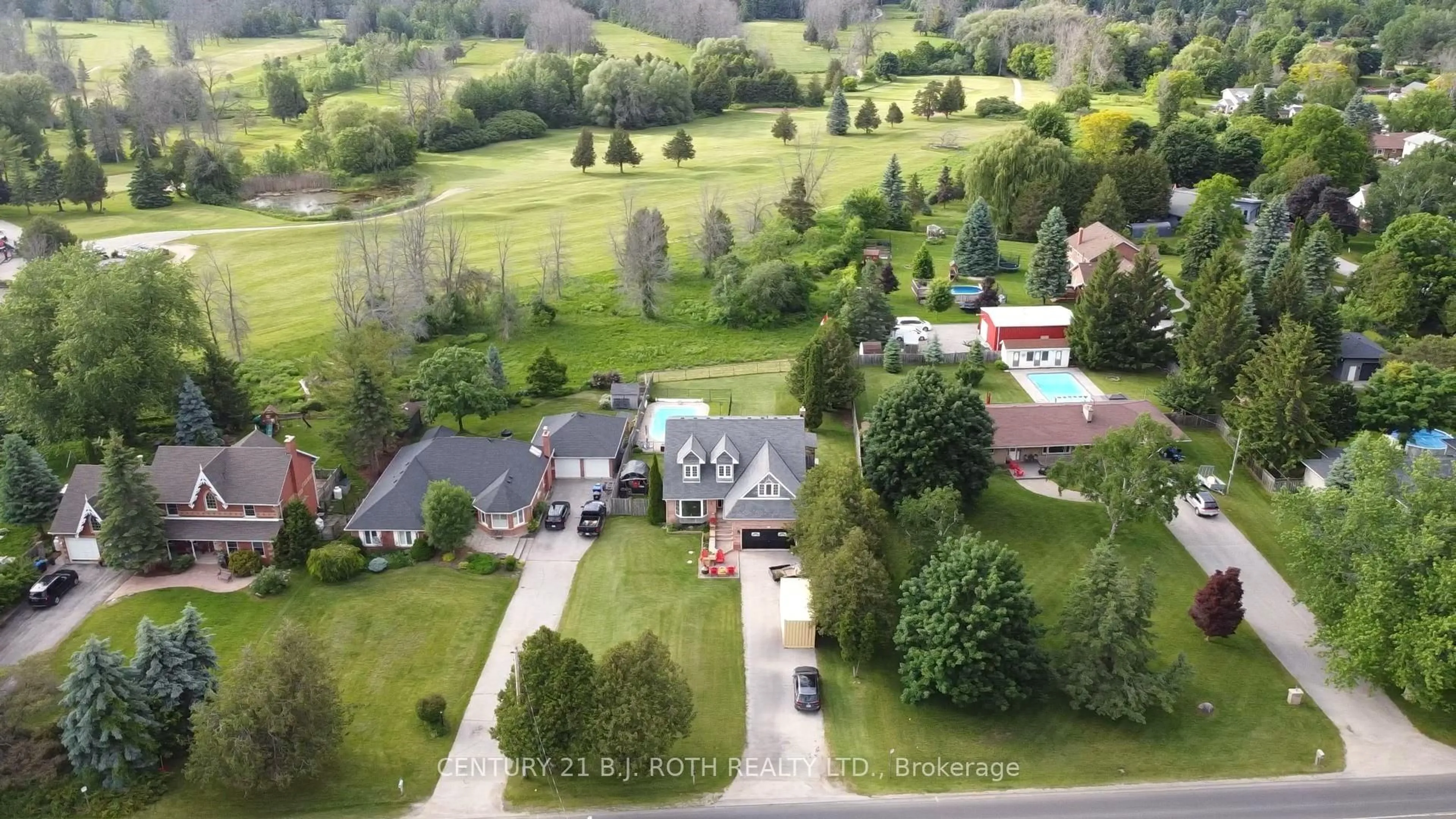 A pic from outside/outdoor area/front of a property/back of a property/a pic from drone, mountain view for 1252 Shore Acres Dr, Innisfil Ontario L0L 1R0