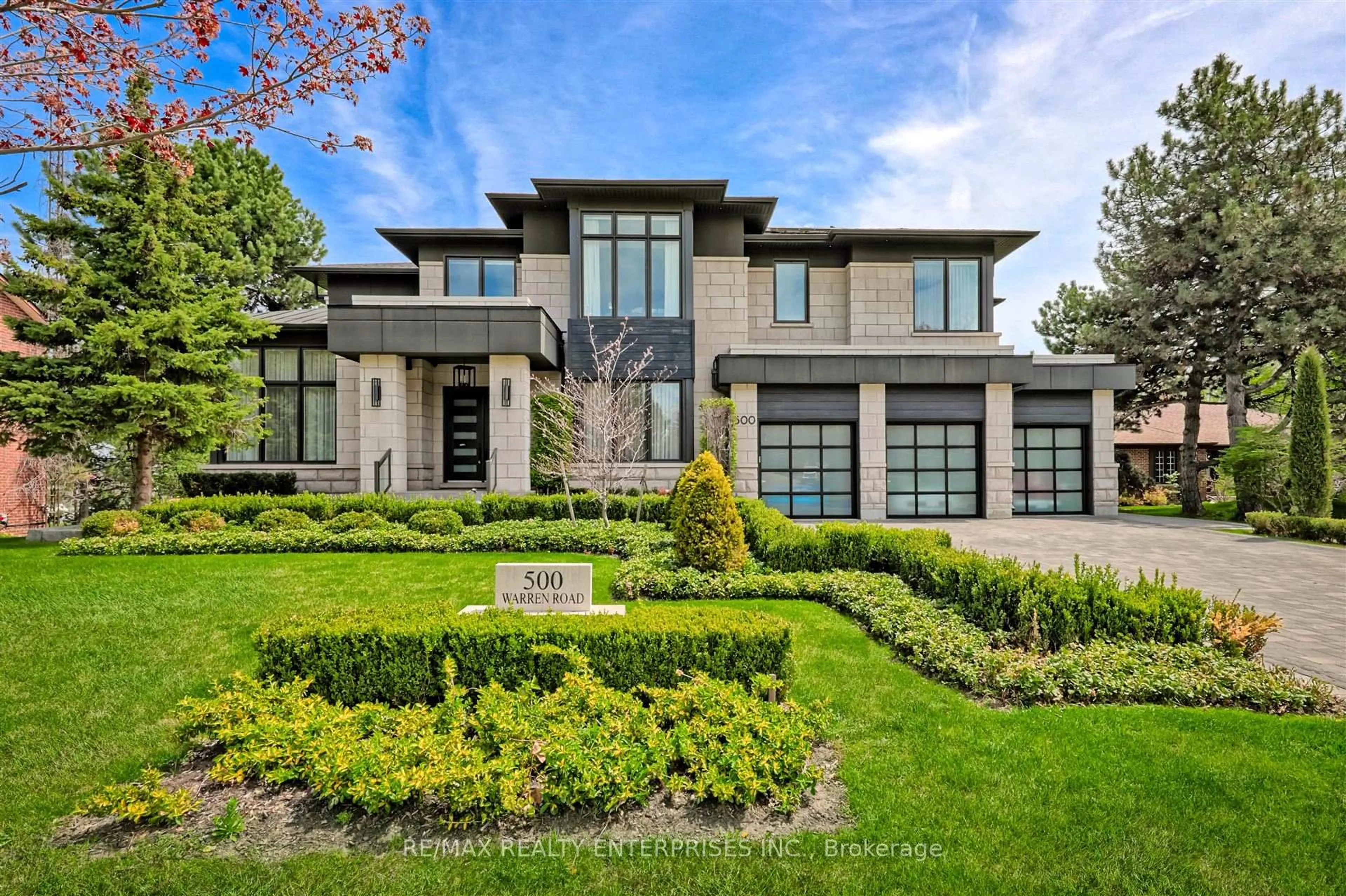 Home with brick exterior material, street for 500 Warren Rd, King Ontario L7B 1C4