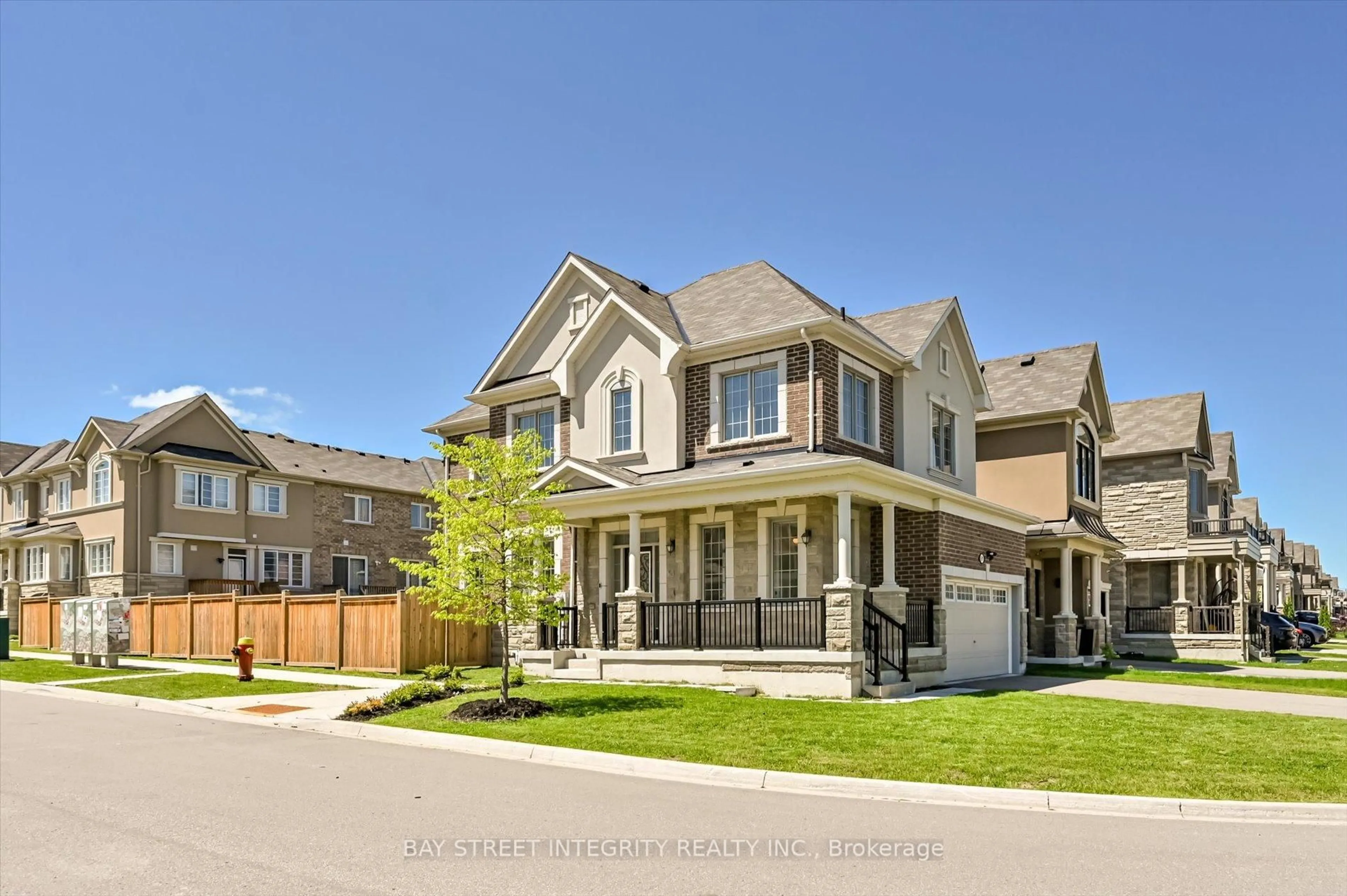 Home with brick exterior material, street for 61 Hartney Dr, Richmond Hill Ontario L4S 0J9