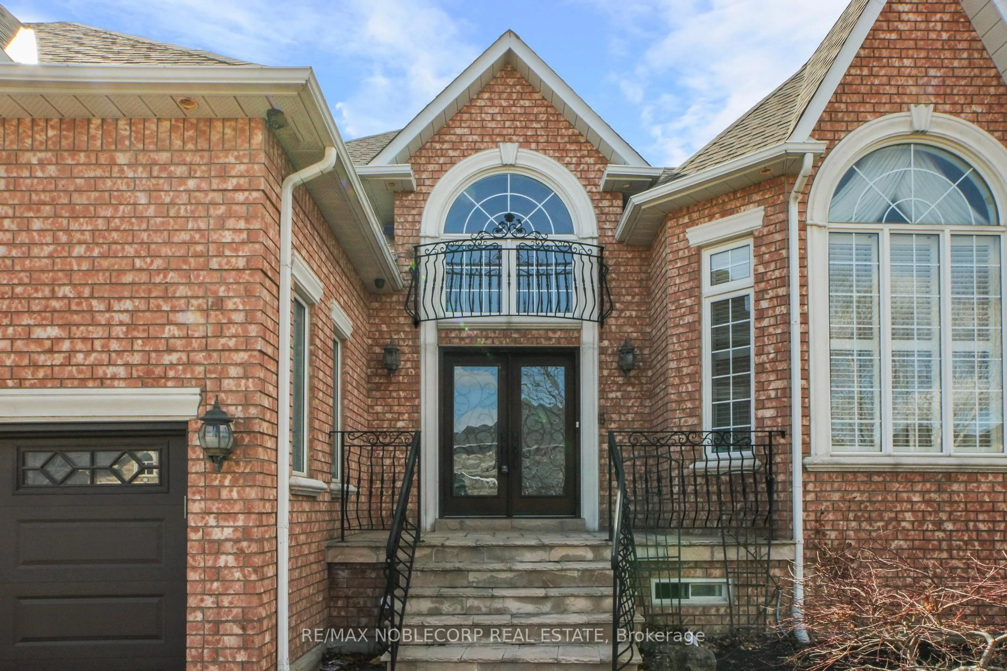 Home with brick exterior material, street for 86 Novaview Cres, Vaughan Ontario L4L 9L7