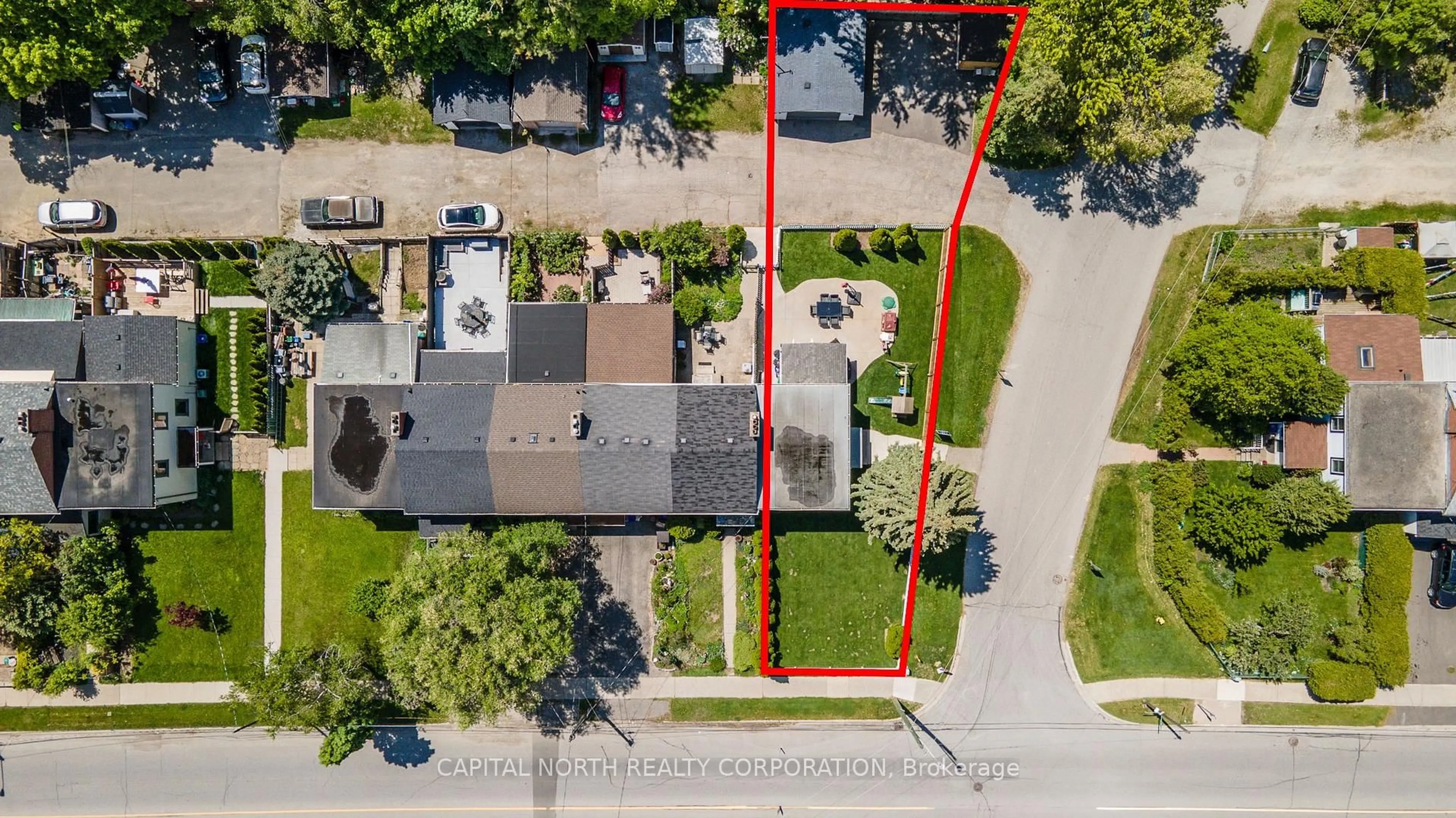 A pic from outside/outdoor area/front of a property/back of a property/a pic from drone, street for 8298 Kipling Ave, Vaughan Ontario L4L 2A6