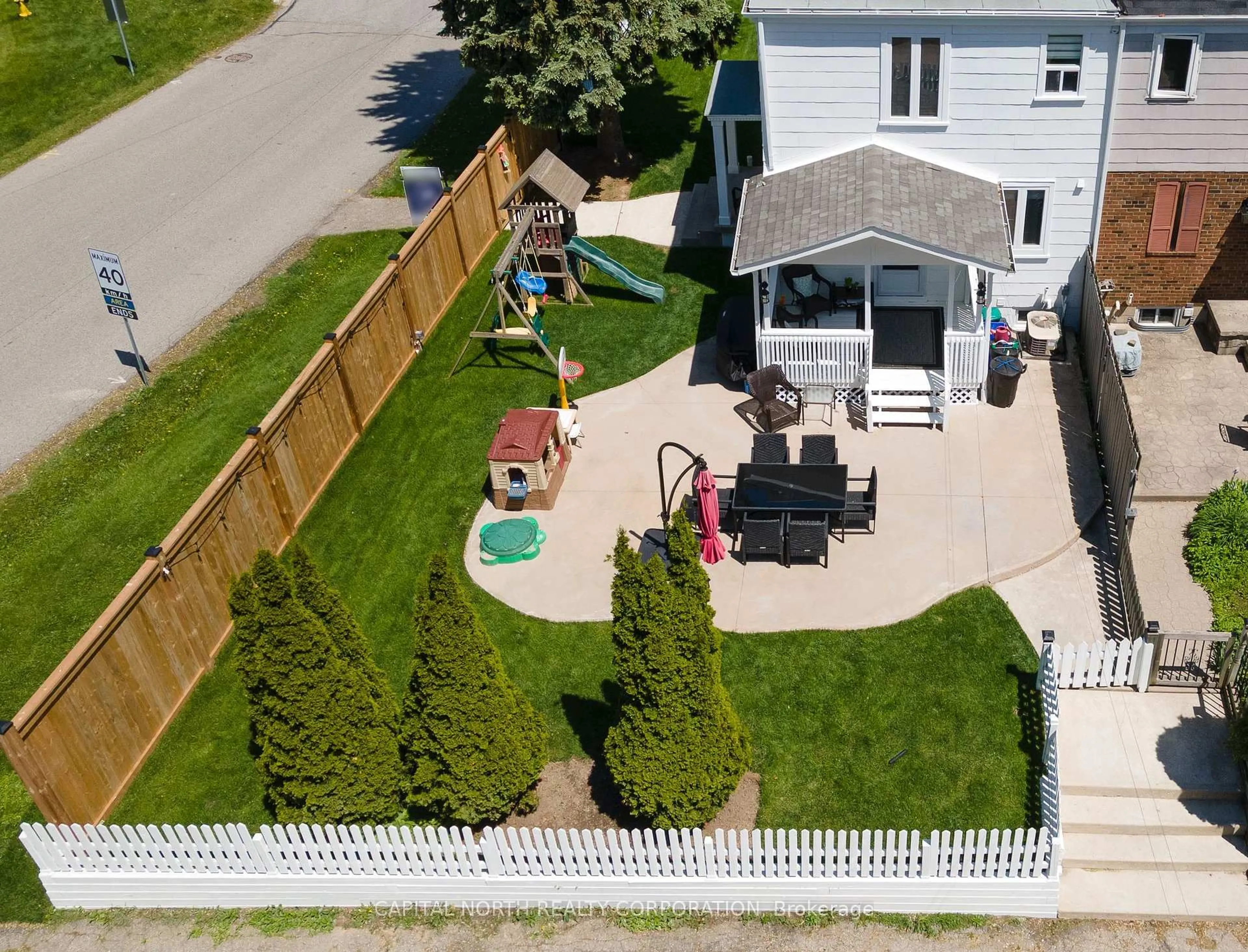 A pic from outside/outdoor area/front of a property/back of a property/a pic from drone, street for 8298 Kipling Ave, Vaughan Ontario L4L 2A6