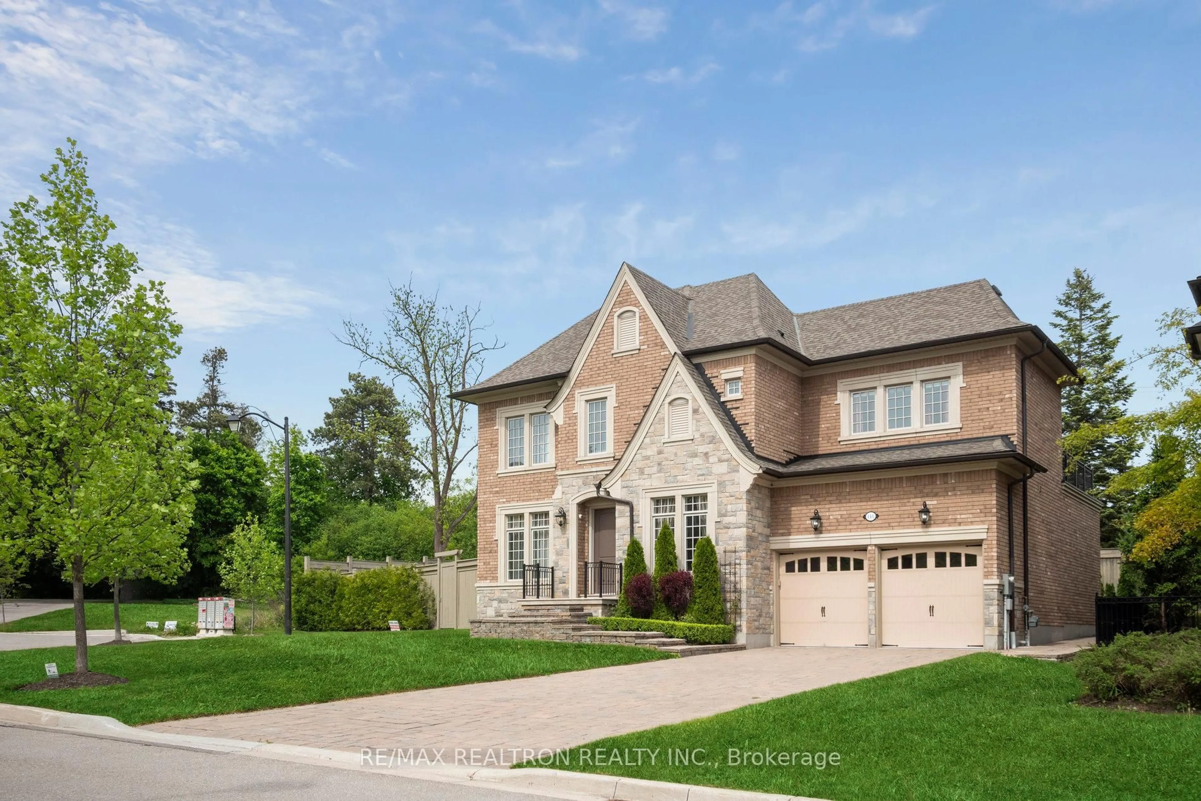 Home with brick exterior material, street for 141 Annsleywood Crt, Vaughan Ontario L4H 4G6