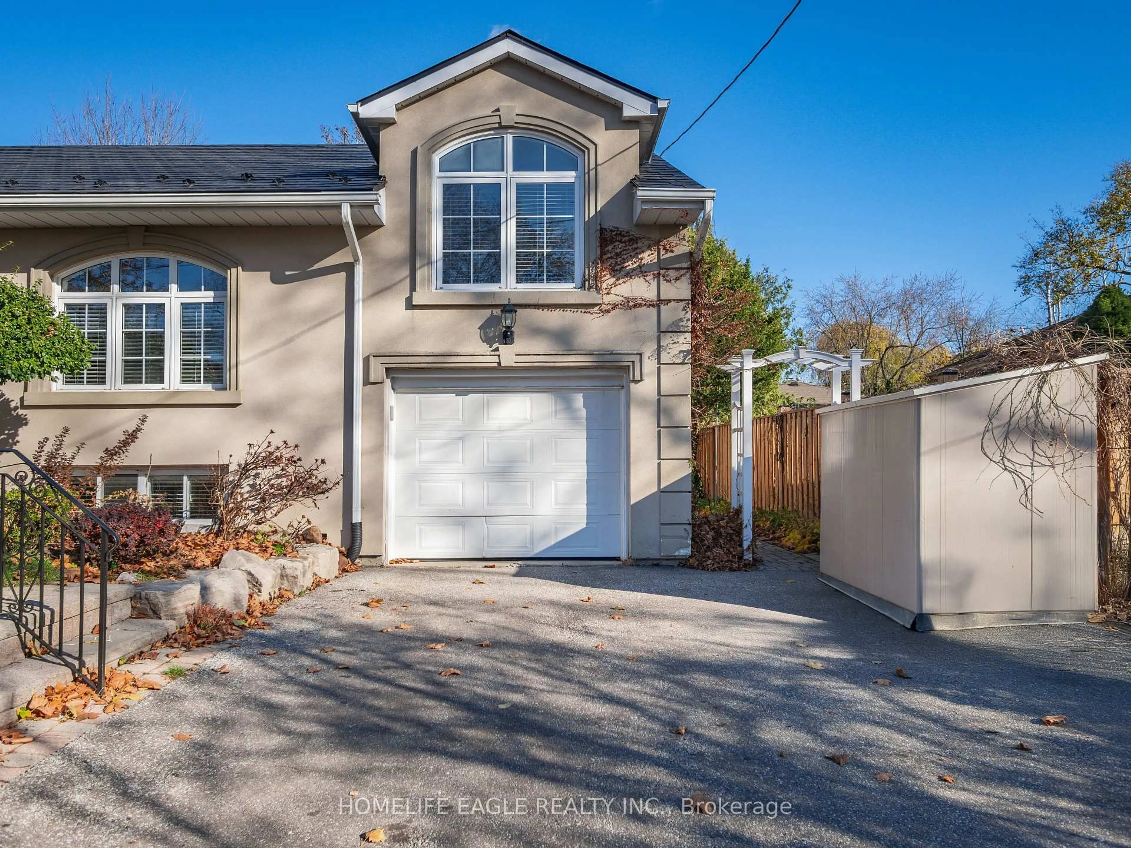Unknown for 11 Knollside Dr, Richmond Hill Ontario L4C 4W7