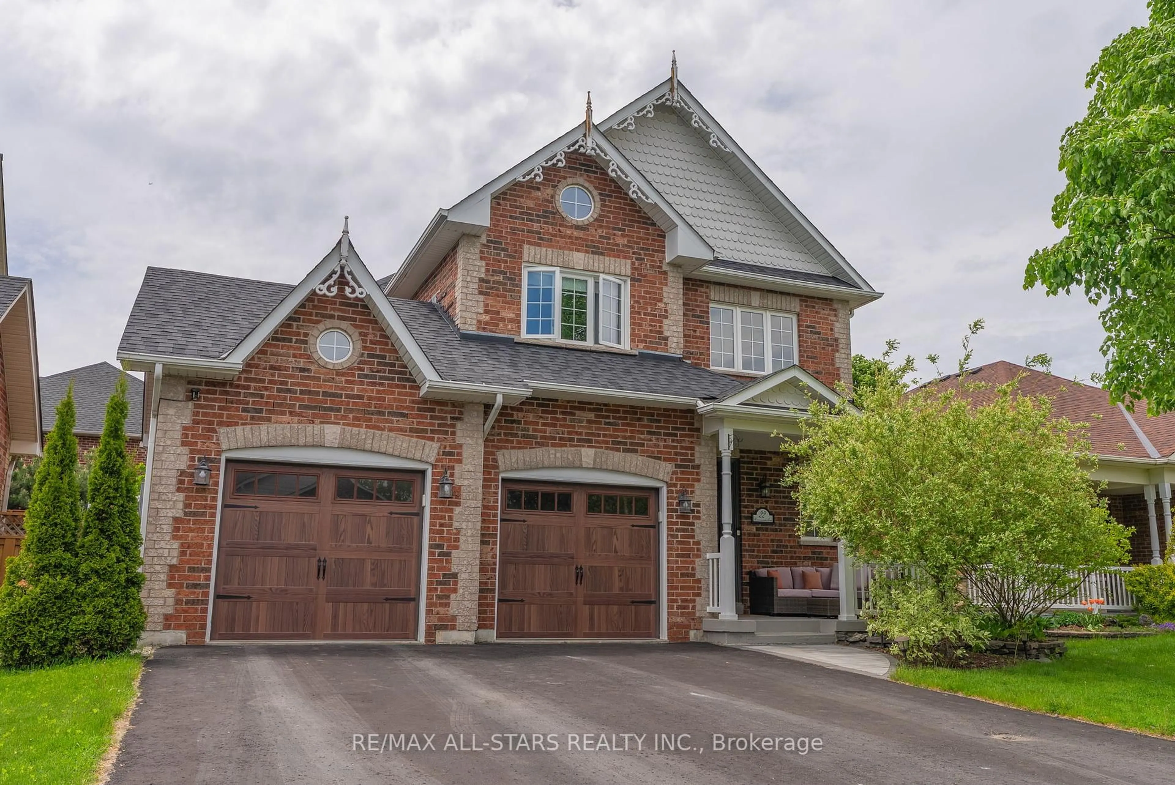 Home with brick exterior material, street for 22 Brownscombe Cres, Uxbridge Ontario L9P 1Y1