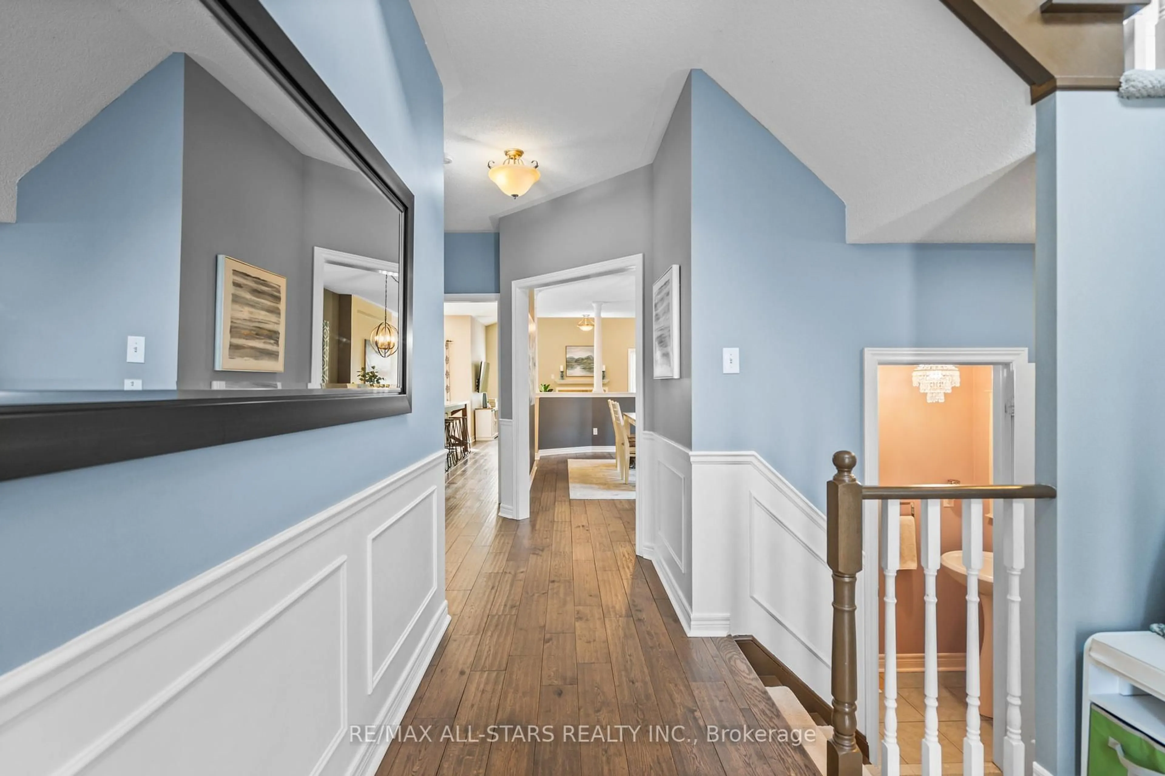 Indoor entryway for 22 Brownscombe Cres, Uxbridge Ontario L9P 1Y1