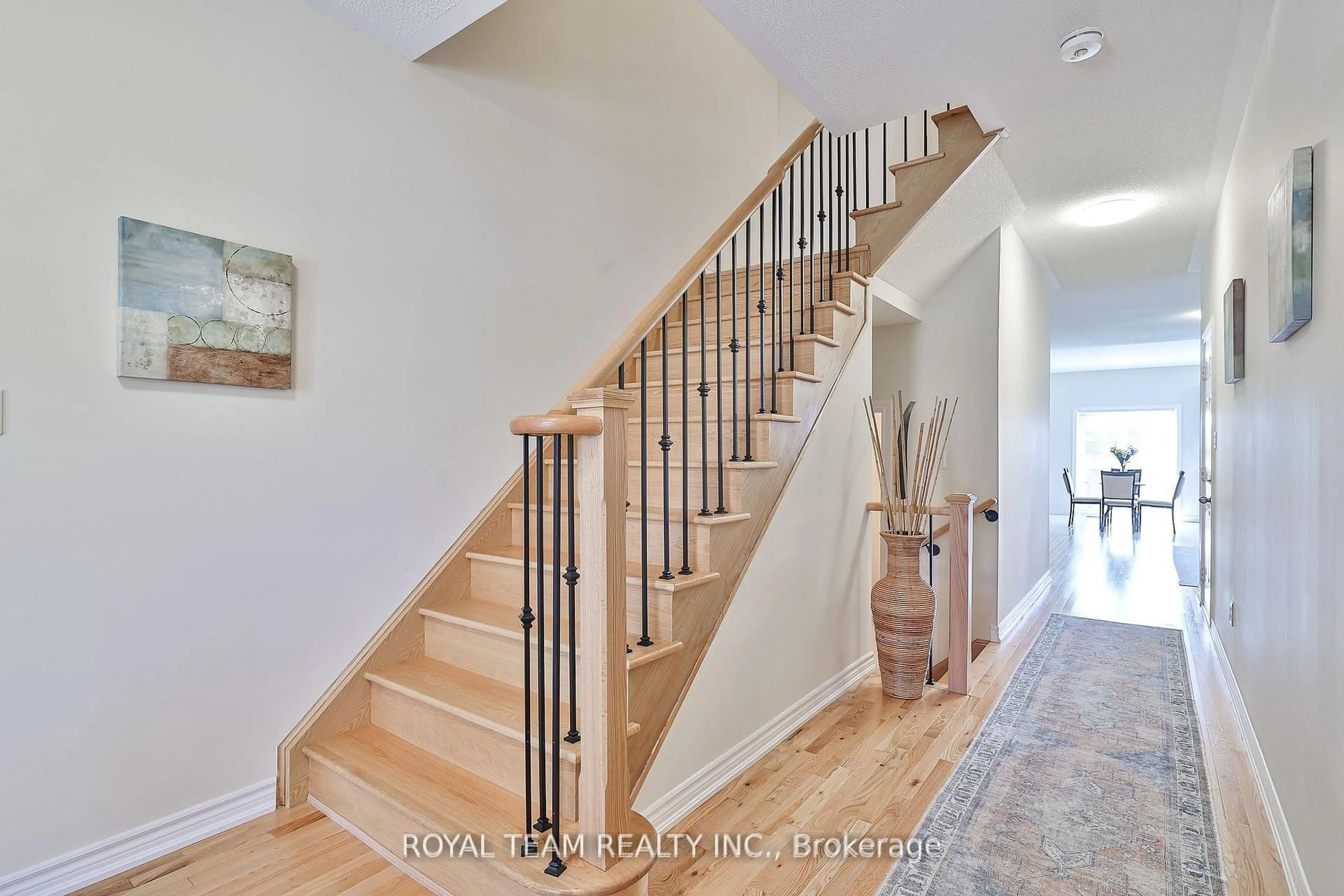 Stairs for 1246 Peelar Cres, Innisfil Ontario L0L 1W0