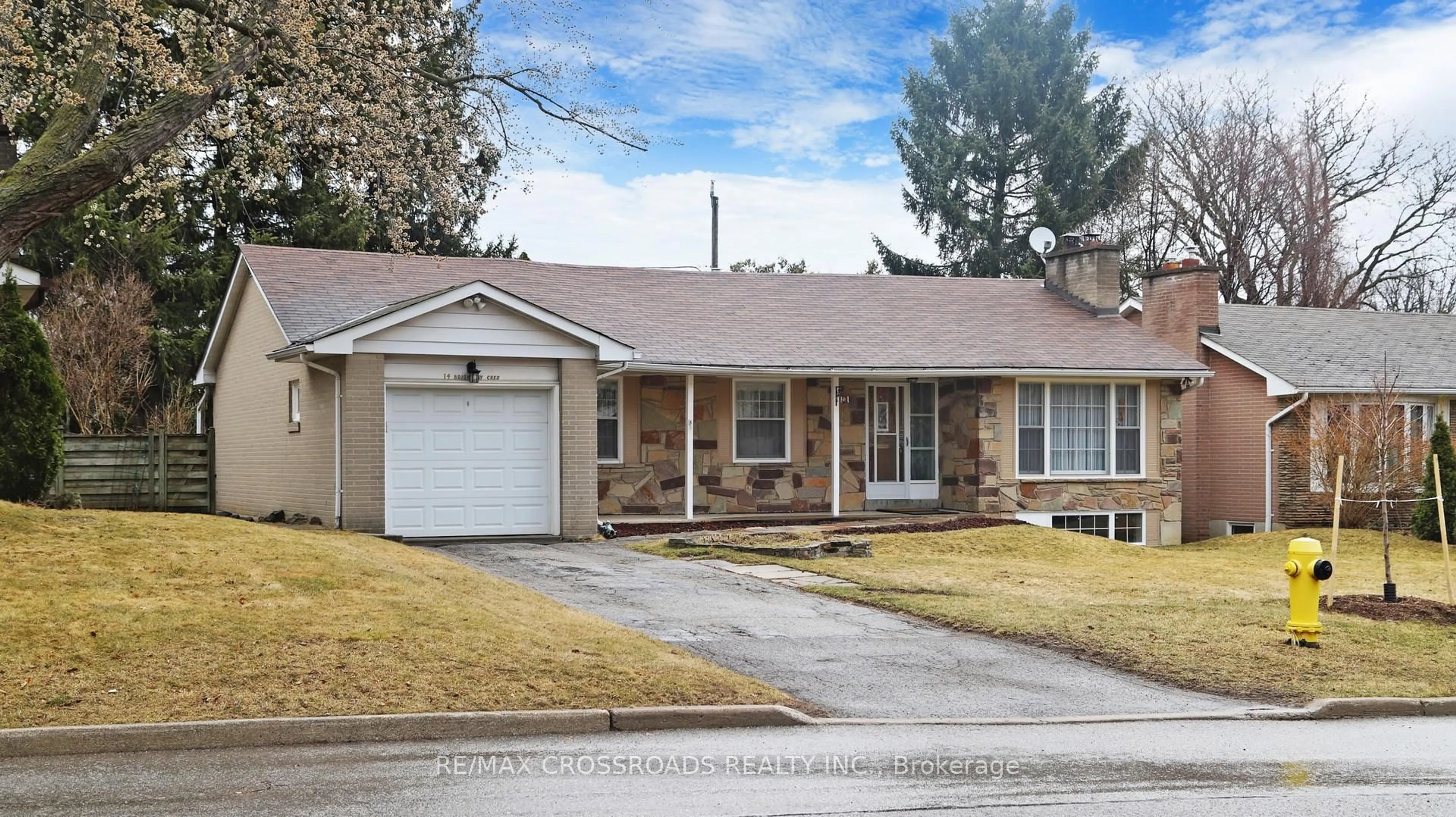 Home with brick exterior material, street for 14 Brightbay Cres, Markham Ontario L3T 1C1