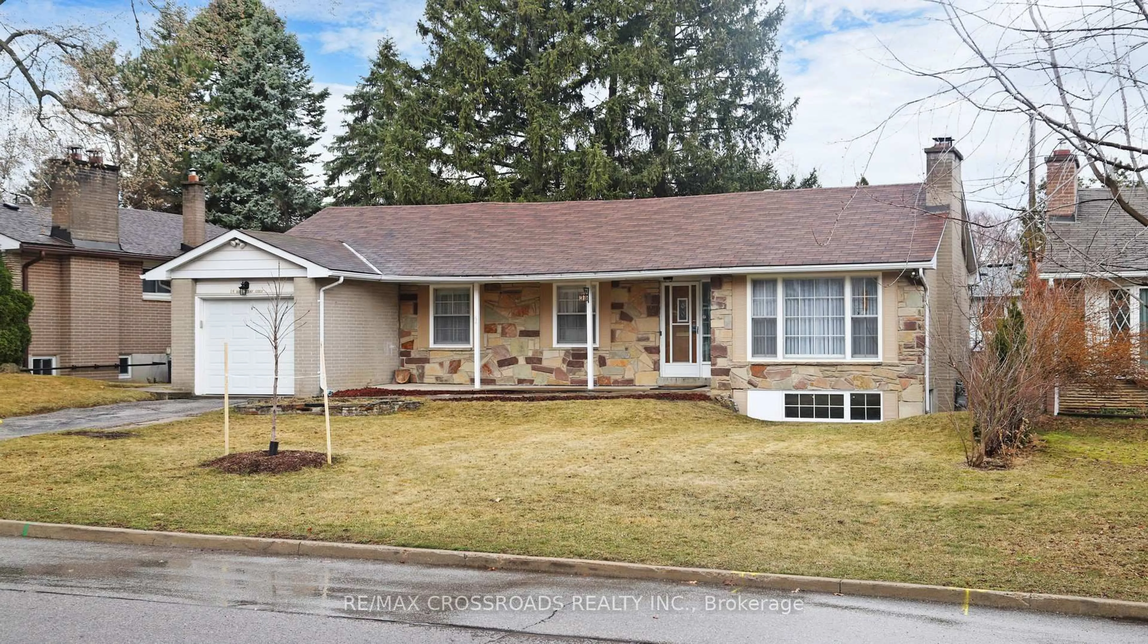 Home with vinyl exterior material, street for 14 Brightbay Cres, Markham Ontario L3T 1C1