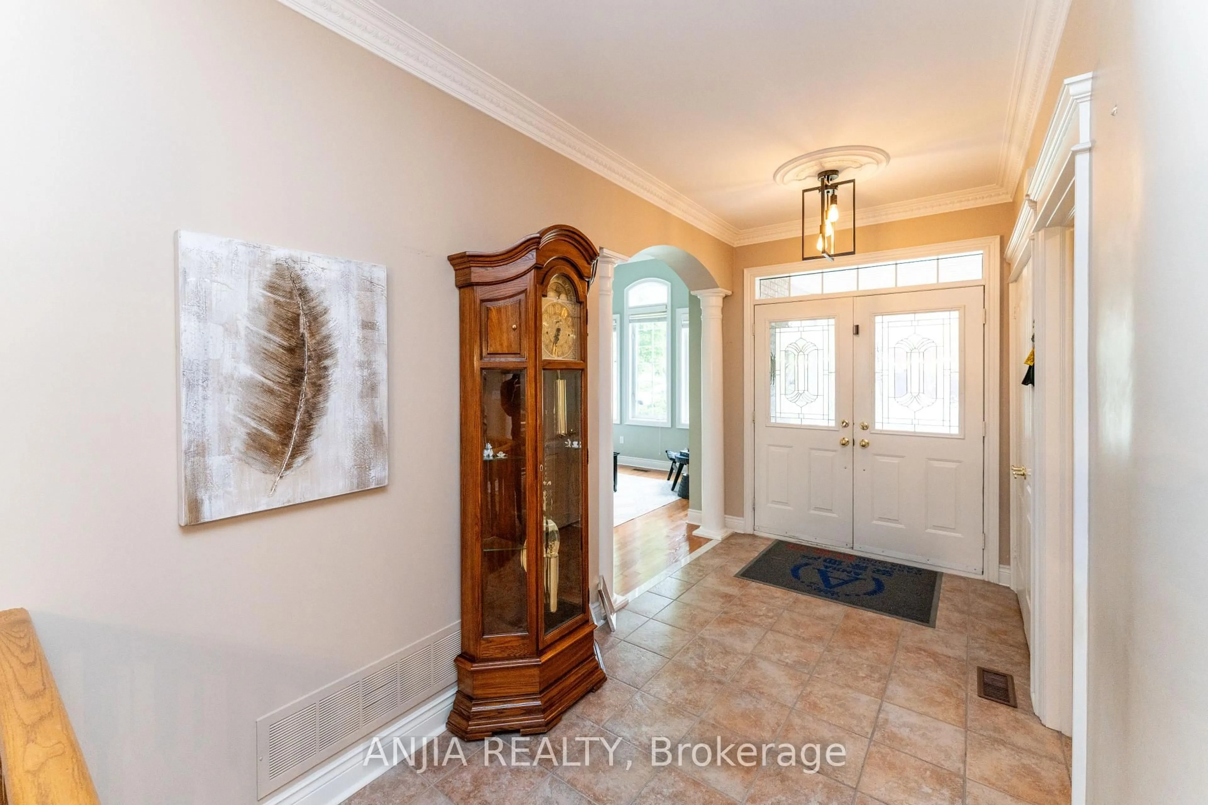 Indoor entryway for 8 Cottontail Ave, Markham Ontario L3S 4E7