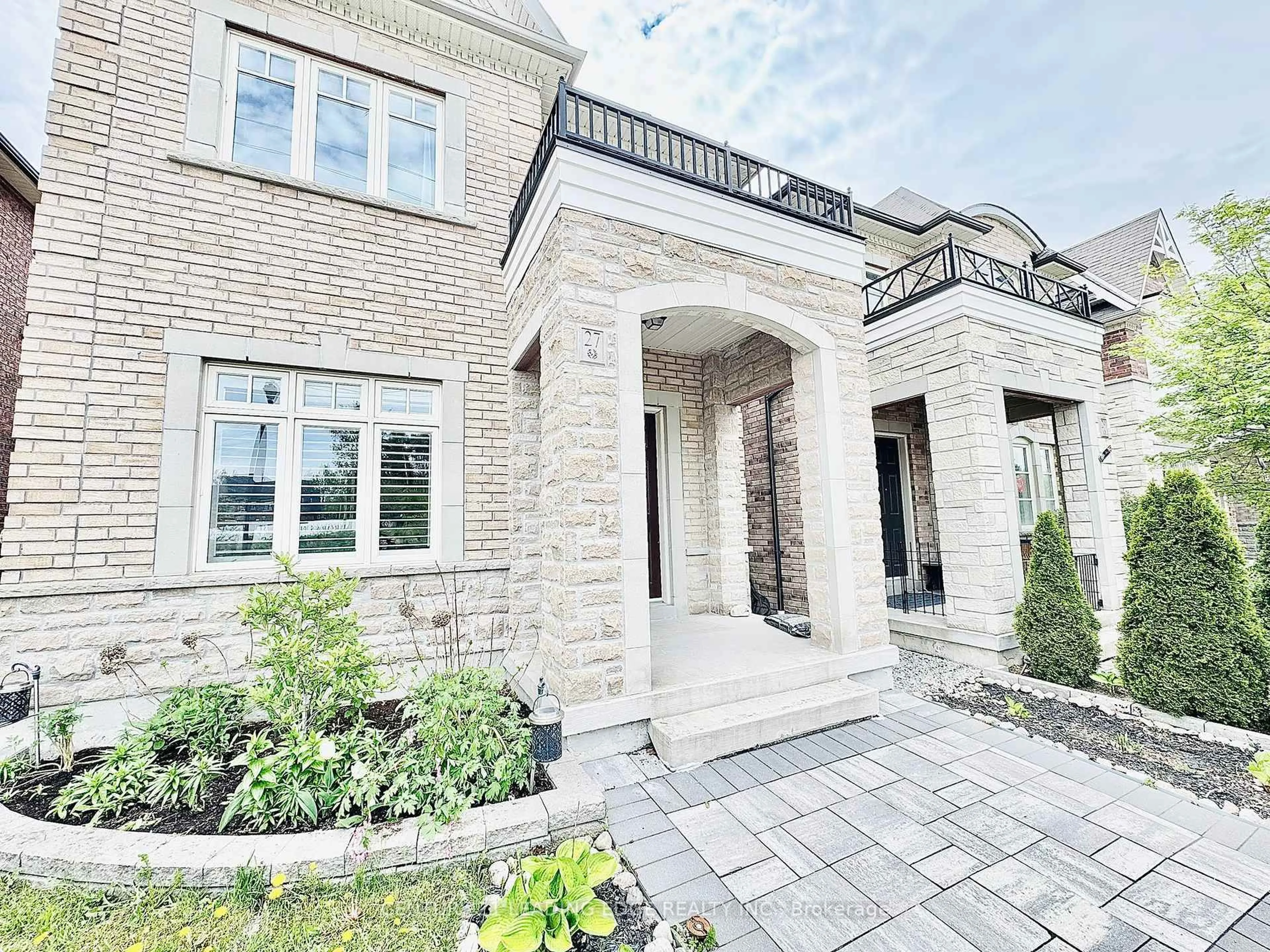 Home with brick exterior material, street for 27 Calamint Lane, Richmond Hill Ontario L4E 1C3
