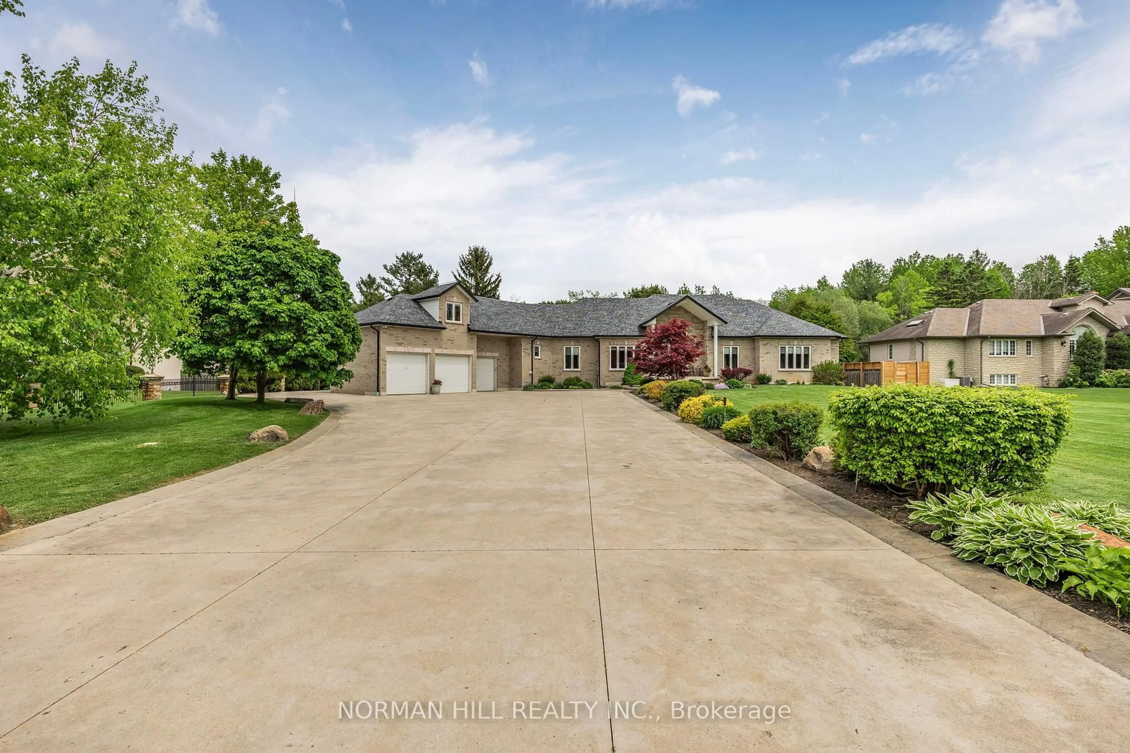 A pic from outside/outdoor area/front of a property/back of a property/a pic from drone, unknown for 16415 7th Concession Rd, King Ontario L7B 0E4
