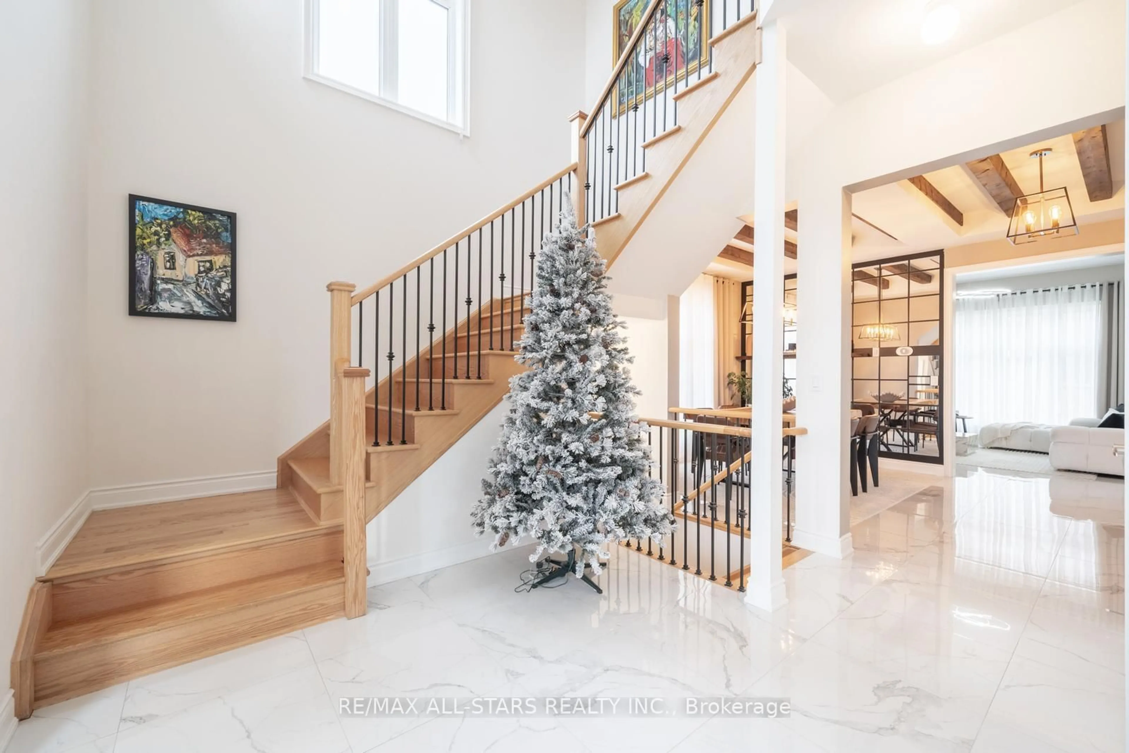 Stairs for 7 Ballanview Crt, Whitchurch-Stouffville Ontario L4A 4W9