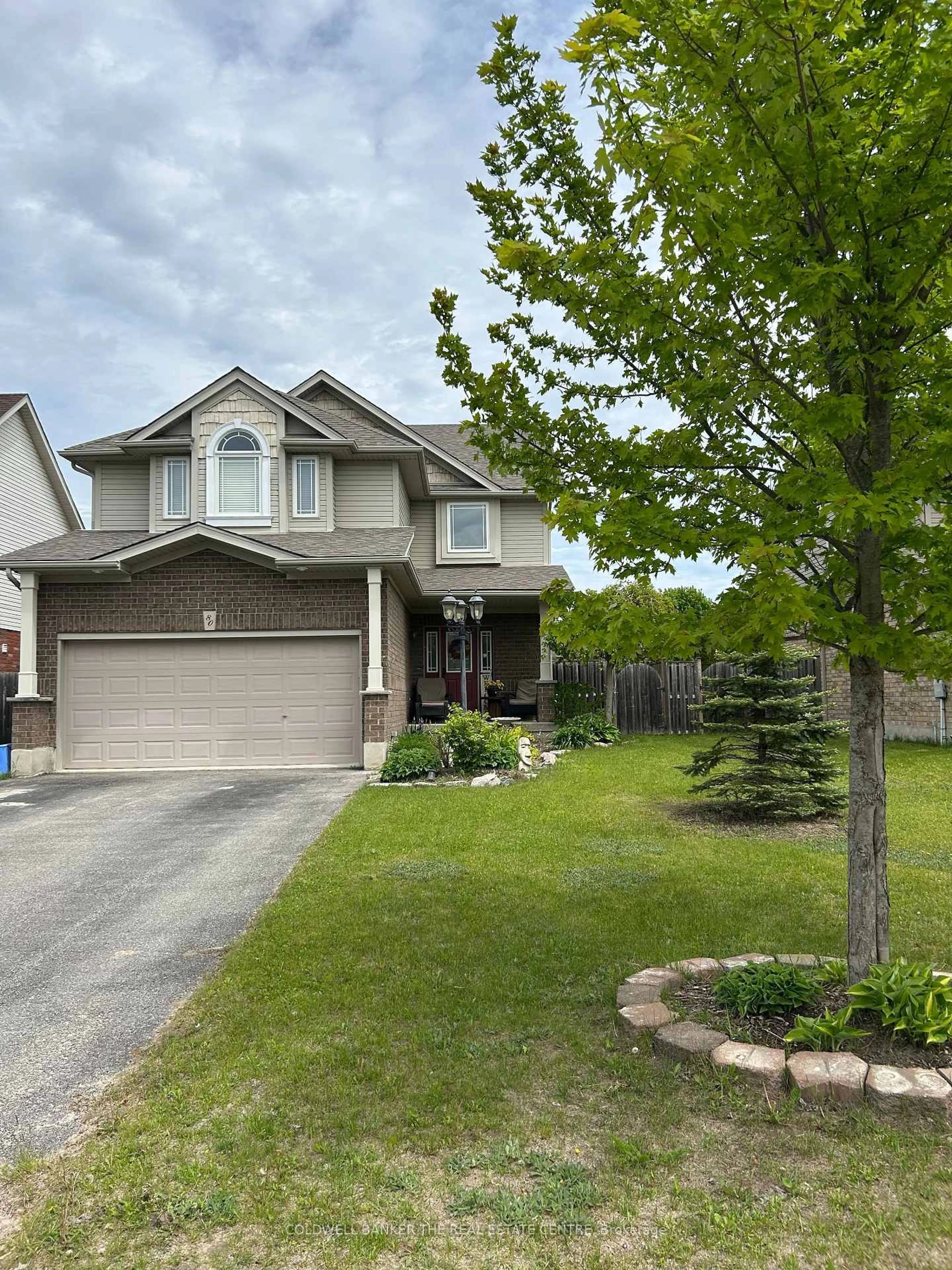 Home with vinyl exterior material, street for 80 Armeda Clow Cres, Essa Ontario L3W 0H6