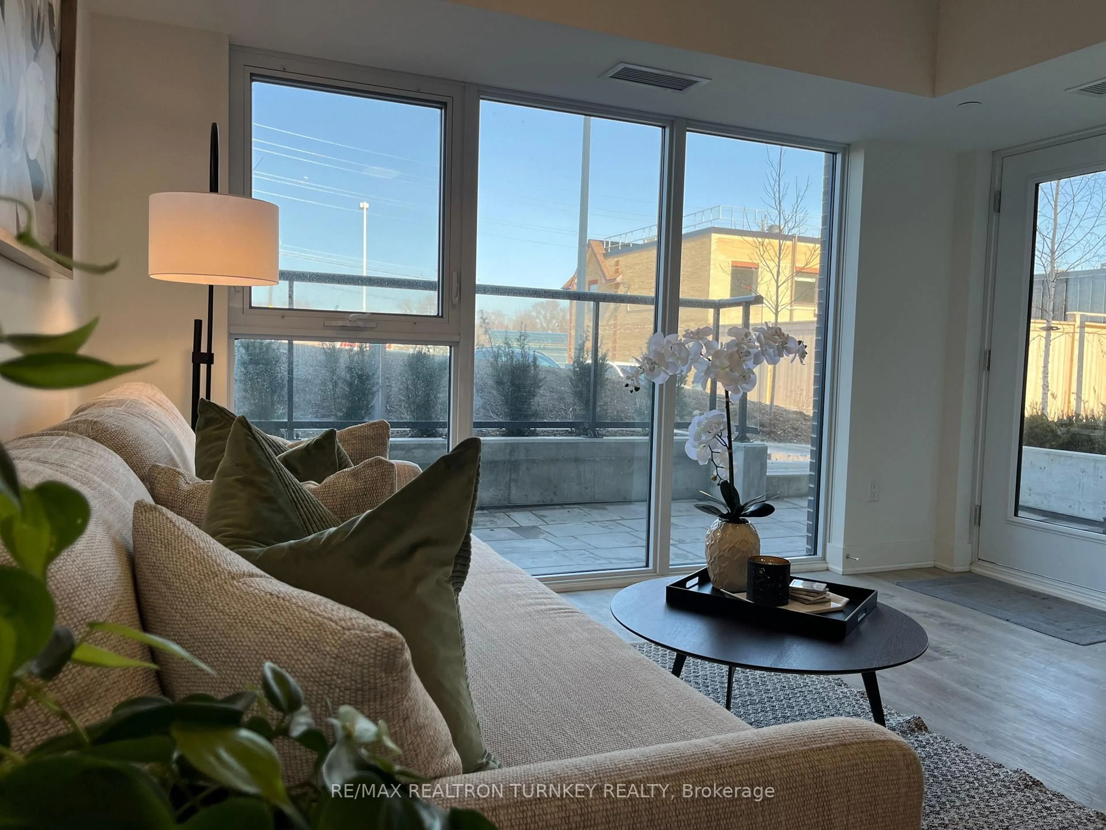 Unknown for 185 Deerfield Rd #018, Newmarket Ontario L3Y 0G7