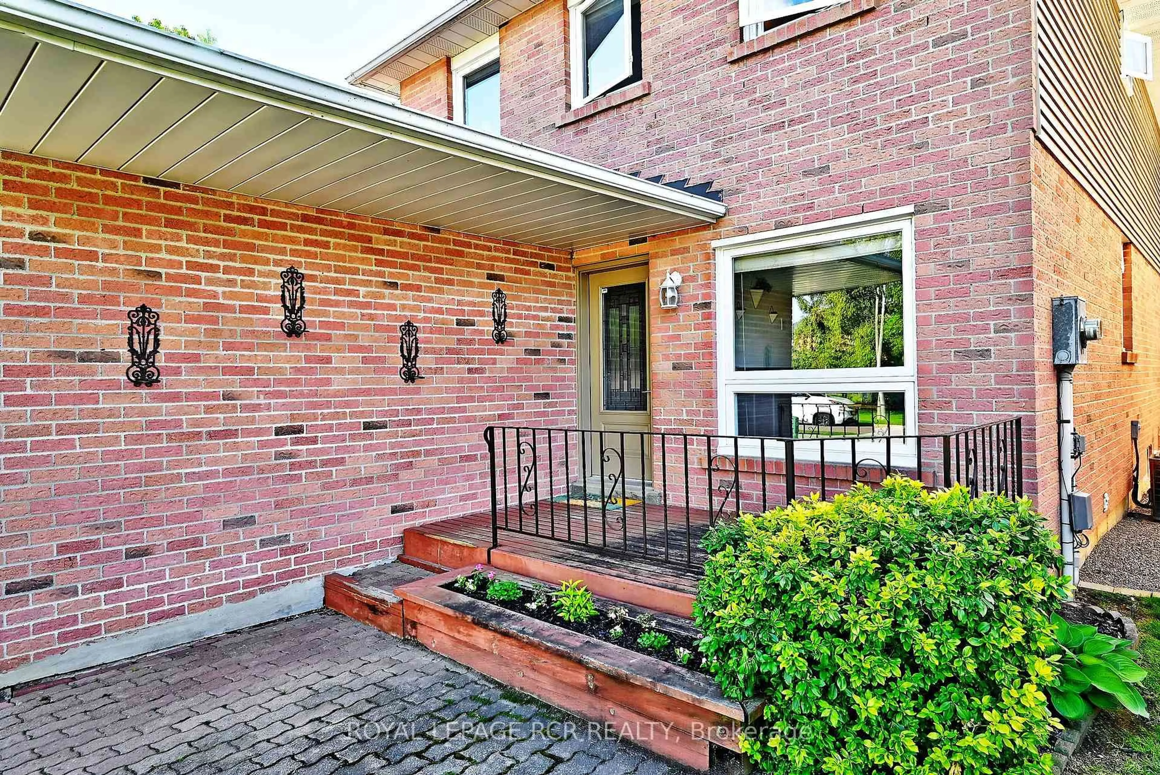 Home with brick exterior material, street for 42 Daniele Ave, New Tecumseth Ontario L0G 1A0
