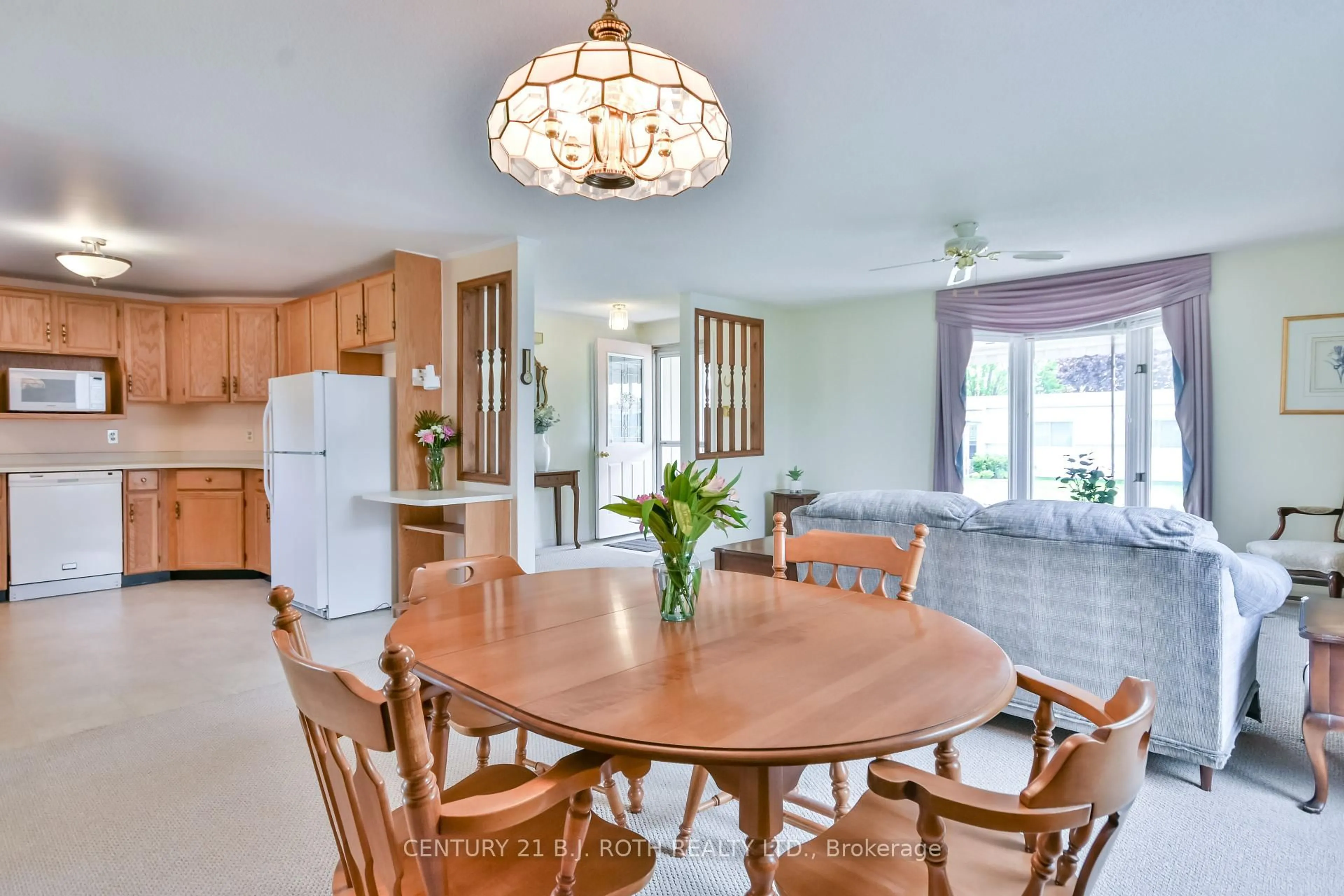 Dining room, unknown for 4 Gander Cove Crt, Innisfil Ontario L9S 1R9