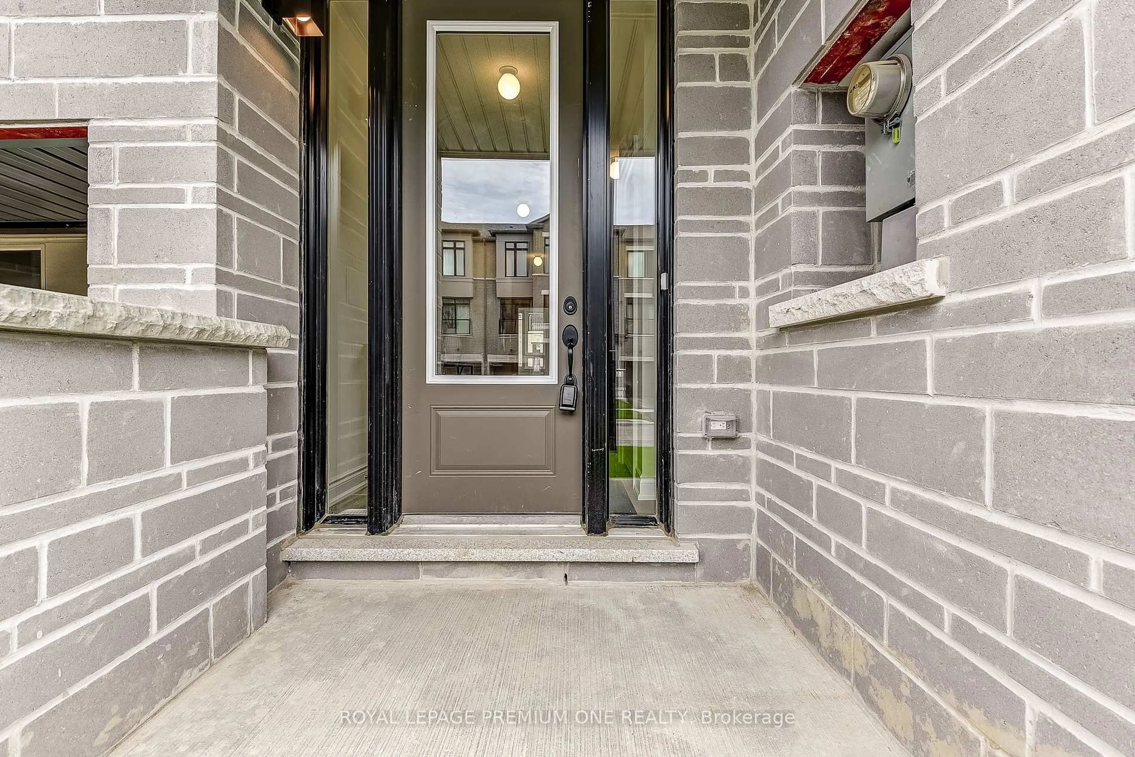 Indoor entryway for 228 Tennant Circ, Vaughan Ontario L4H 5L4