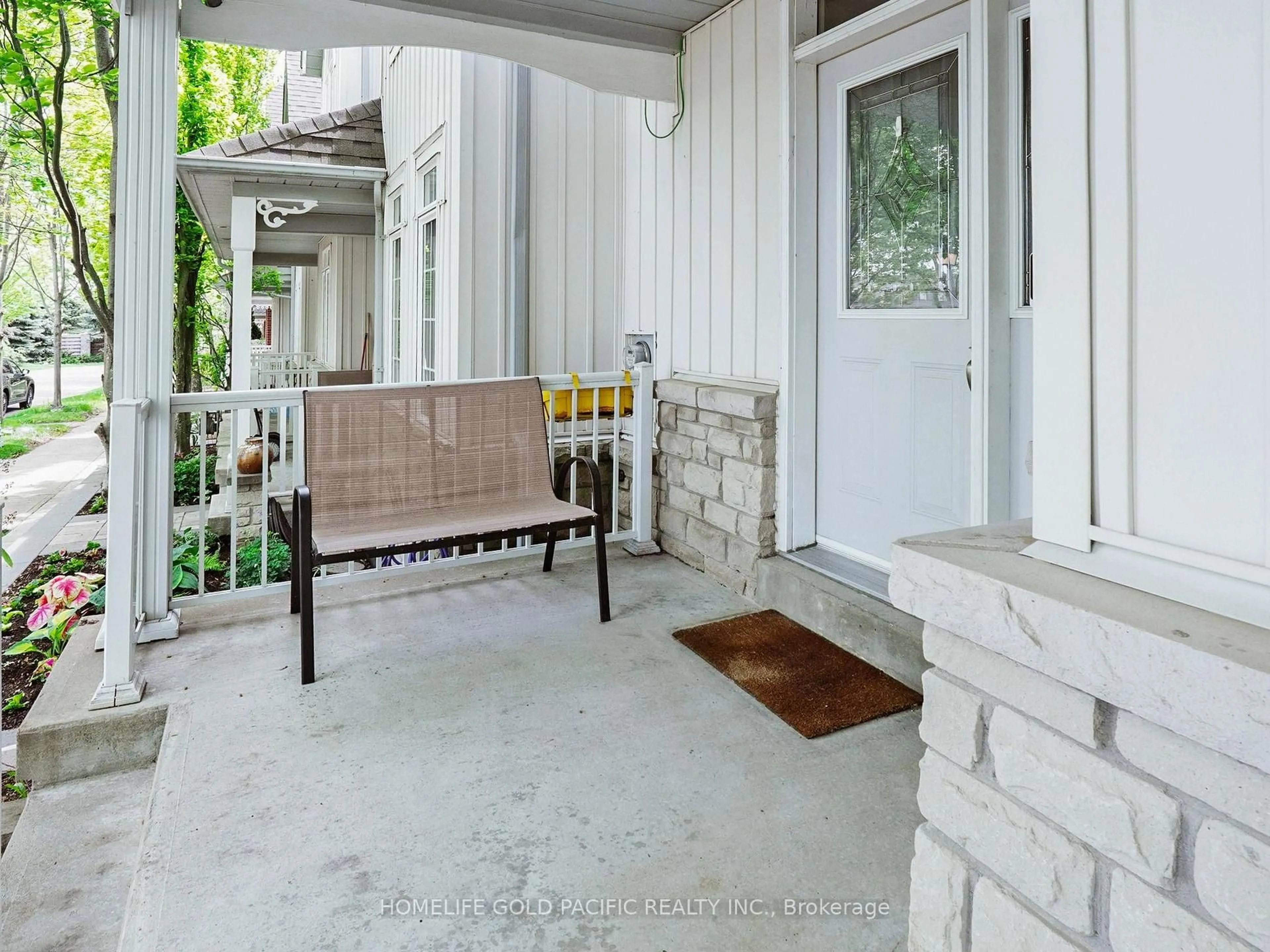 Patio, street for 21 Queen's Plate Dr, Markham Ontario L6C 2A9