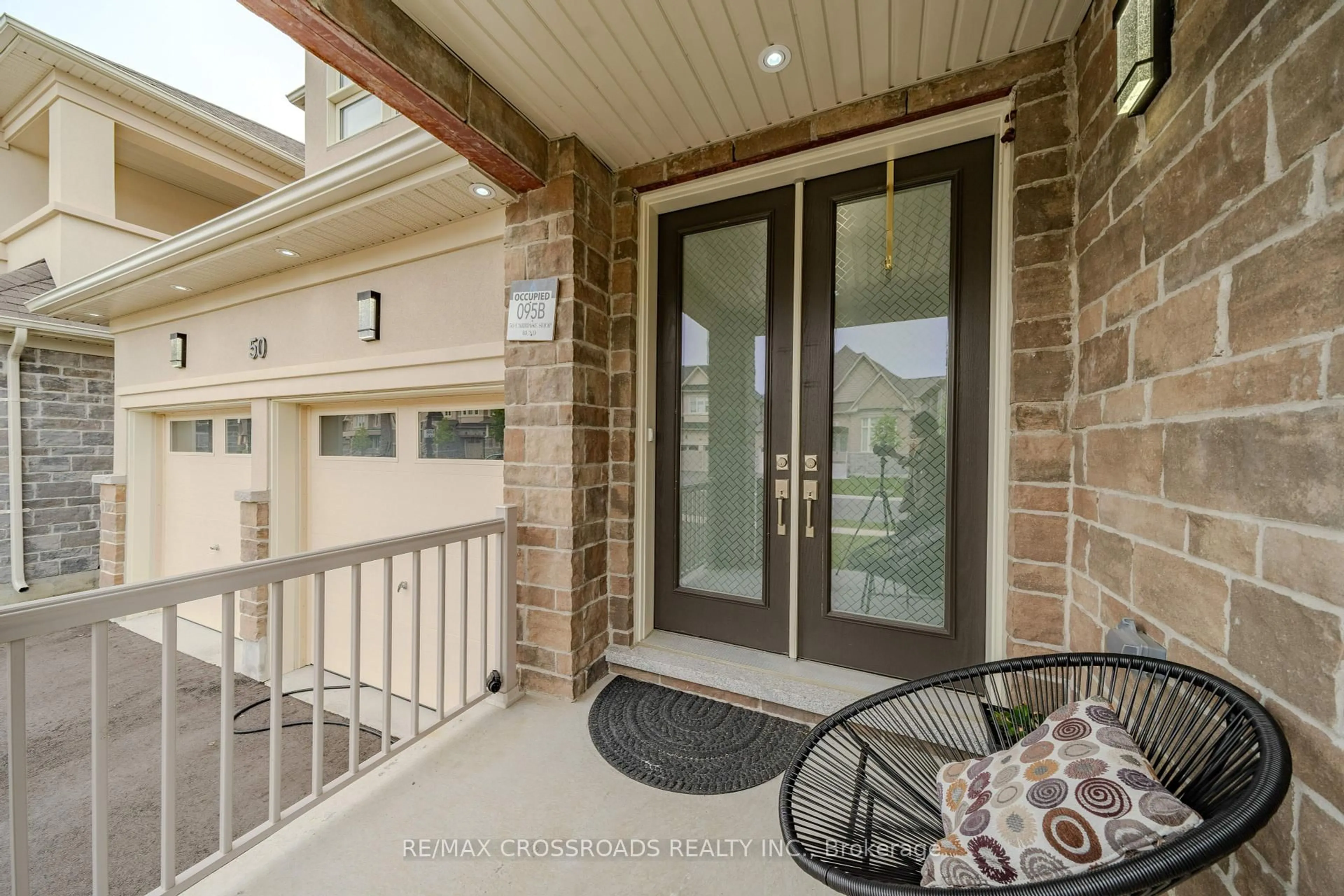 Indoor entryway for 50 Carriage Shop Bend, East Gwillimbury Ontario L9N 0Y5