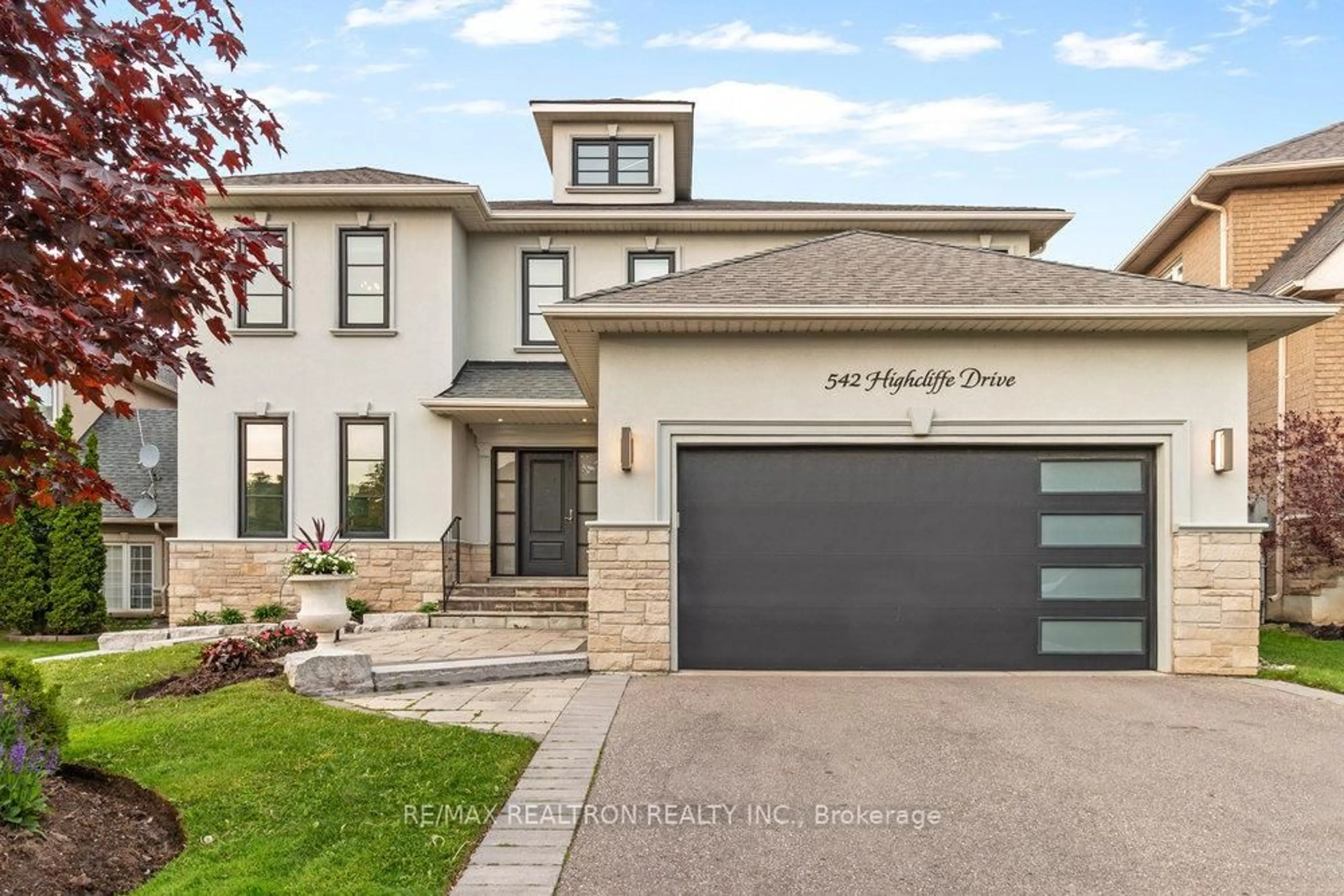 Home with brick exterior material, street for 542 HIGHCLIFFE Dr, Vaughan Ontario L4J 8L4