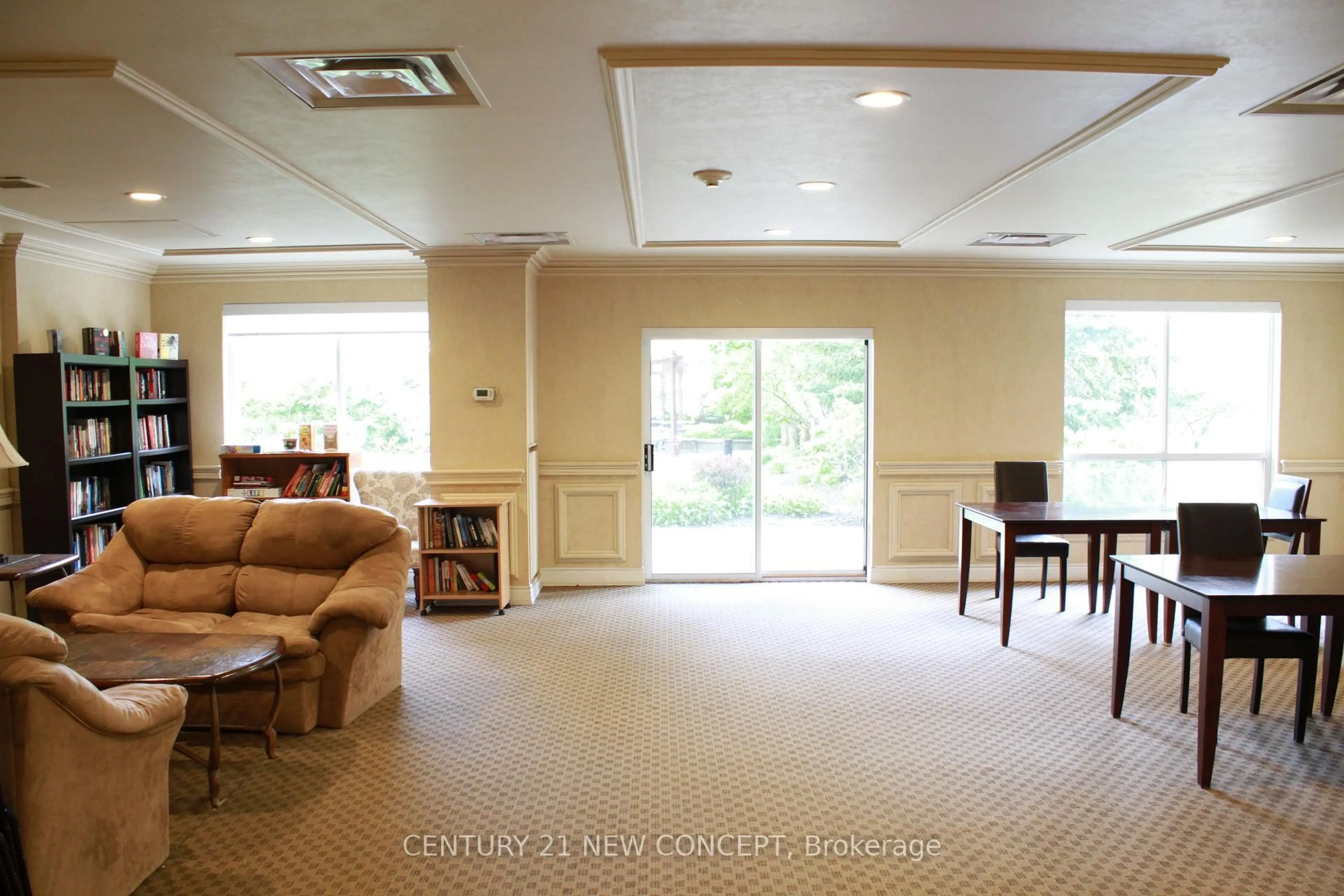 Indoor foyer for 1 Maison Parc Crt #502, Vaughan Ontario L4J 9K1
