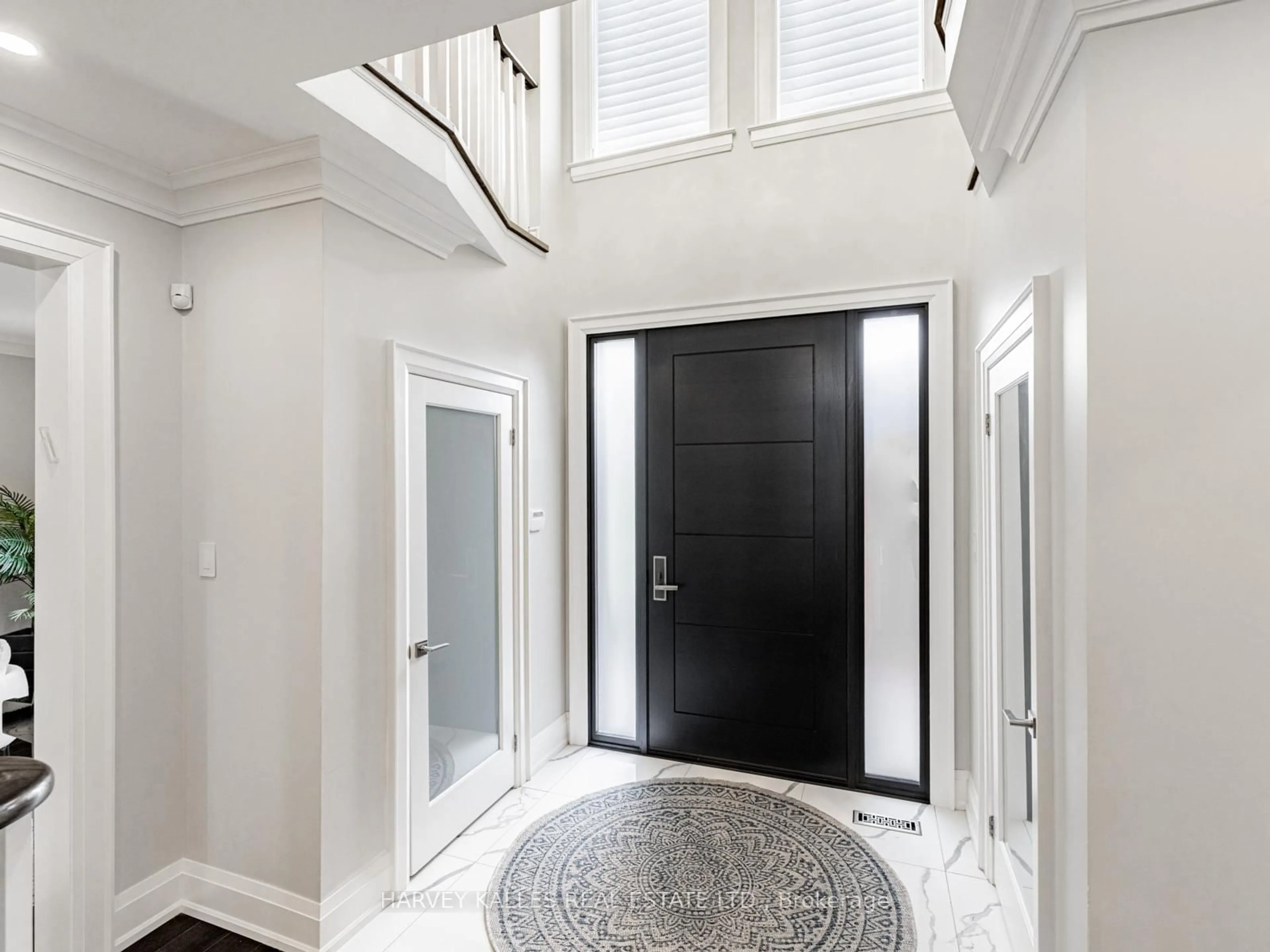 Indoor entryway for 29 Falkland Pl, Richmond Hill Ontario L4C 9P3