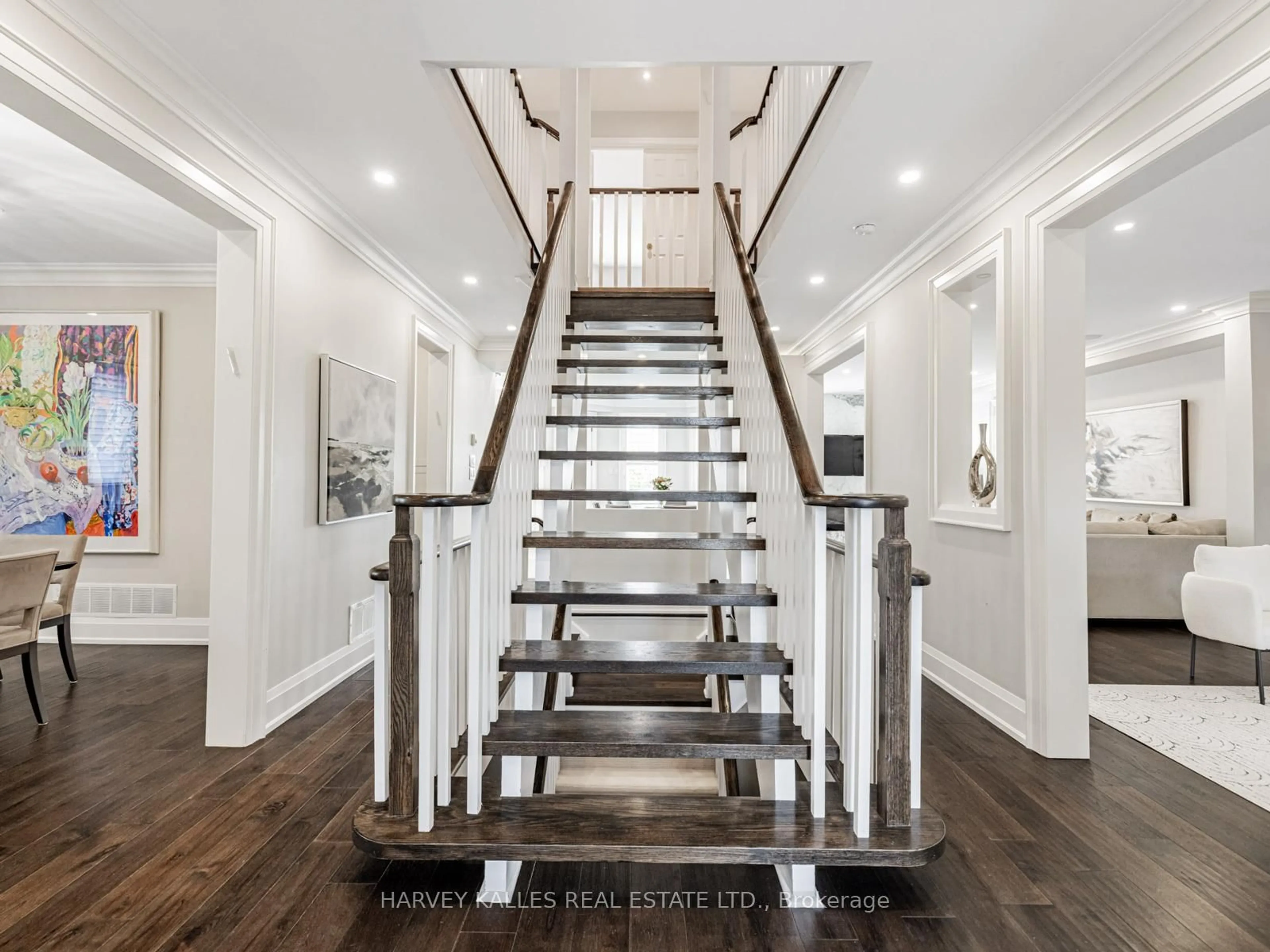Stairs for 29 Falkland Pl, Richmond Hill Ontario L4C 9P3