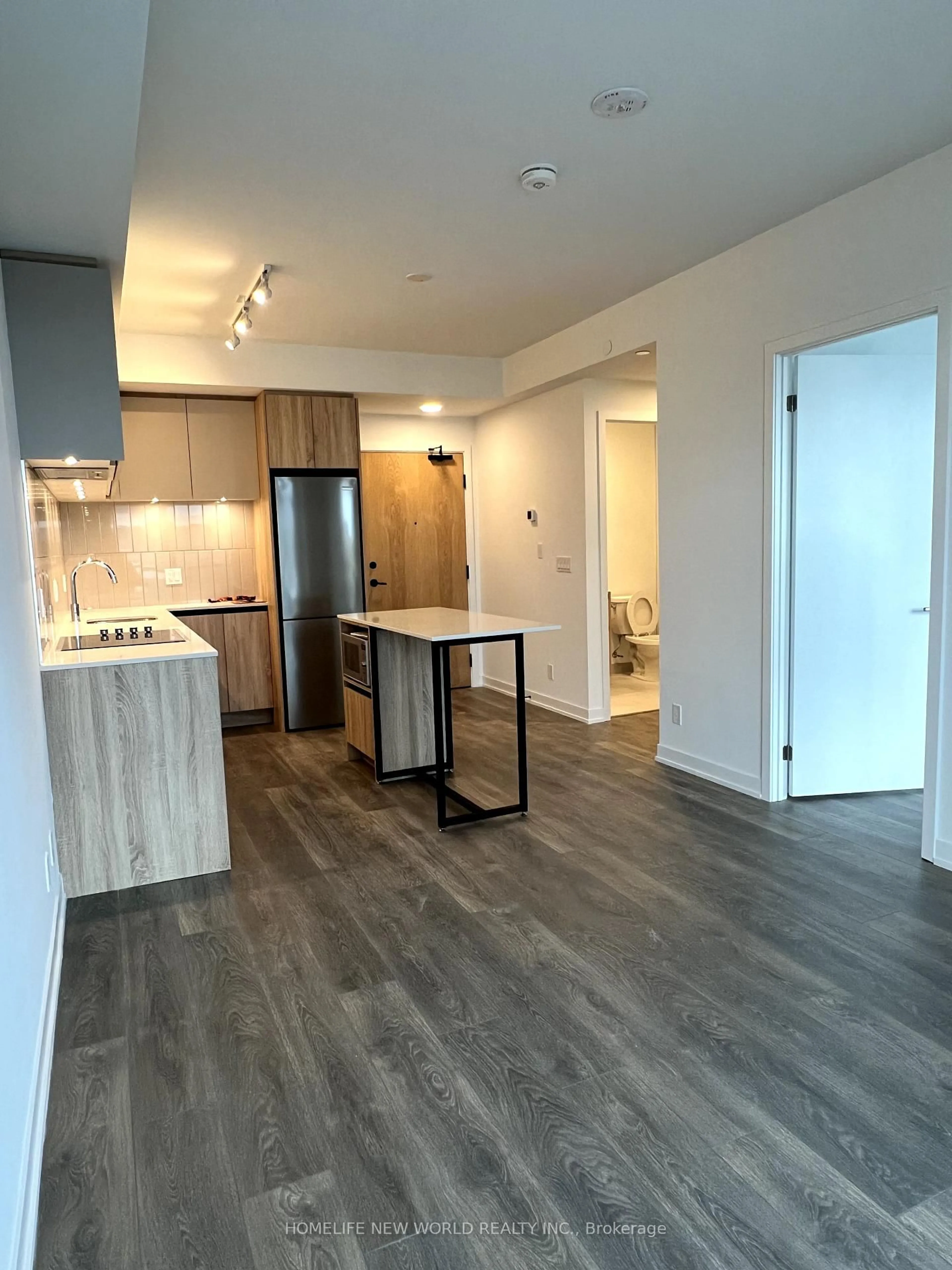 Open concept kitchen, wood/laminate floor for 7950 Bathurst St #1419A, Vaughan Ontario L4J 0L4