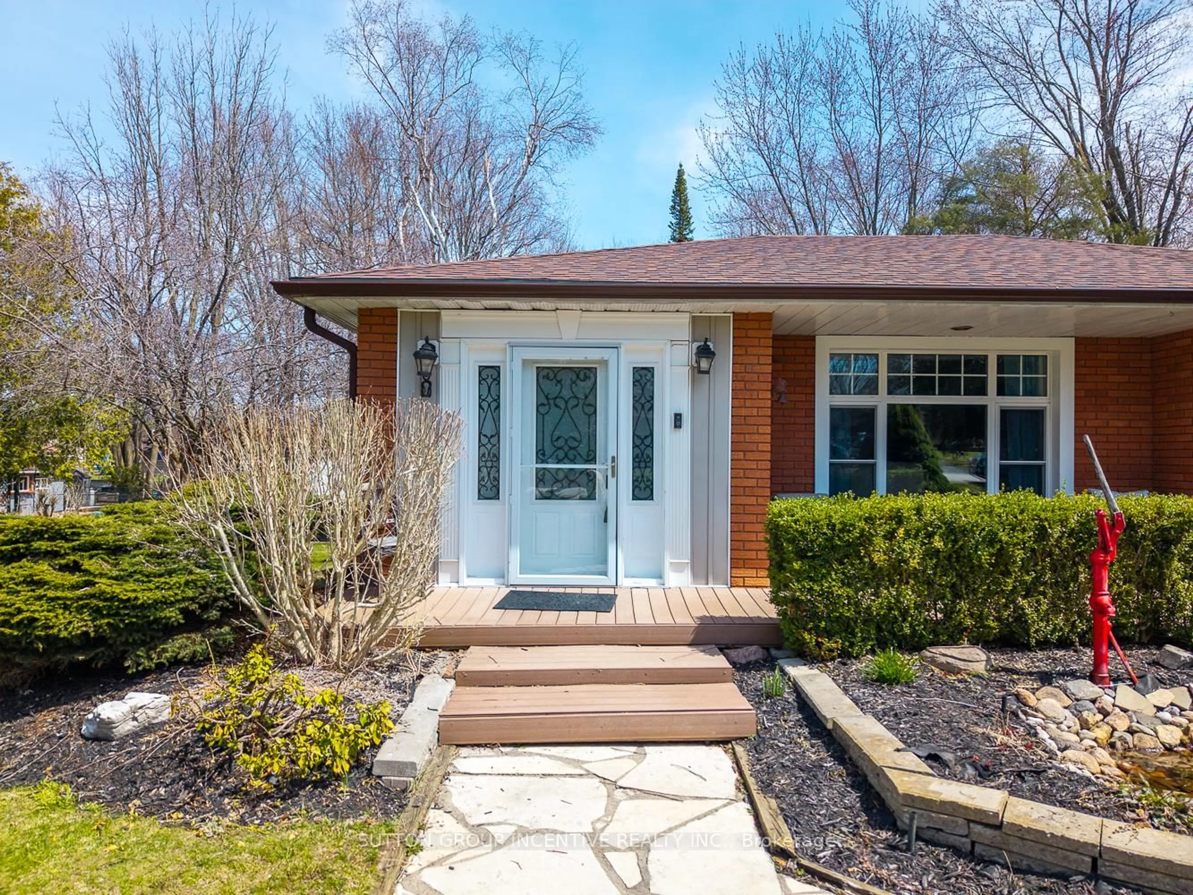 Home with brick exterior material, street for 2035 Craig Rd, Innisfil Ontario L9S 1T2