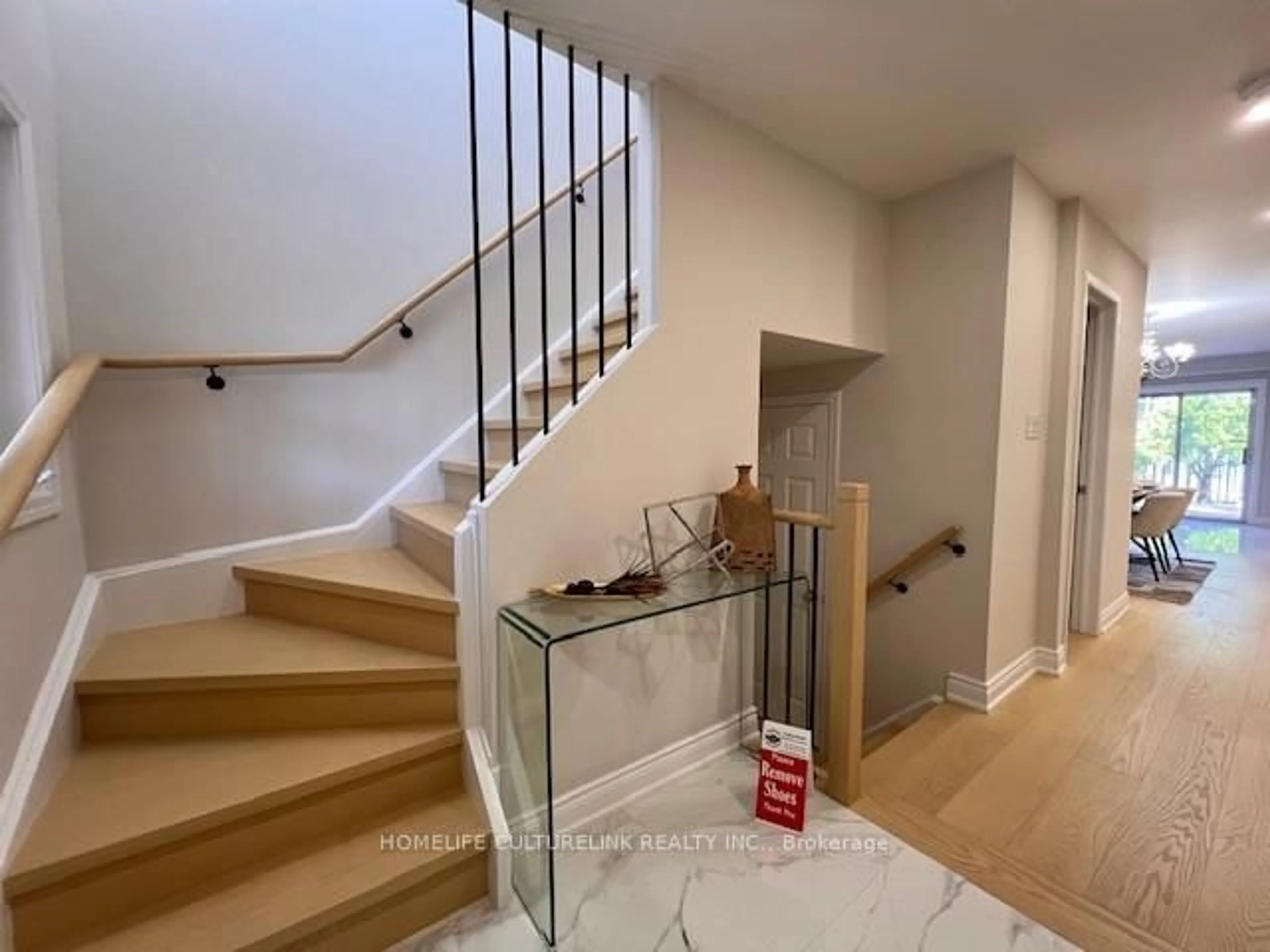 Stairs for 49 Beechgrove Cres, Markham Ontario L3R 4Z1