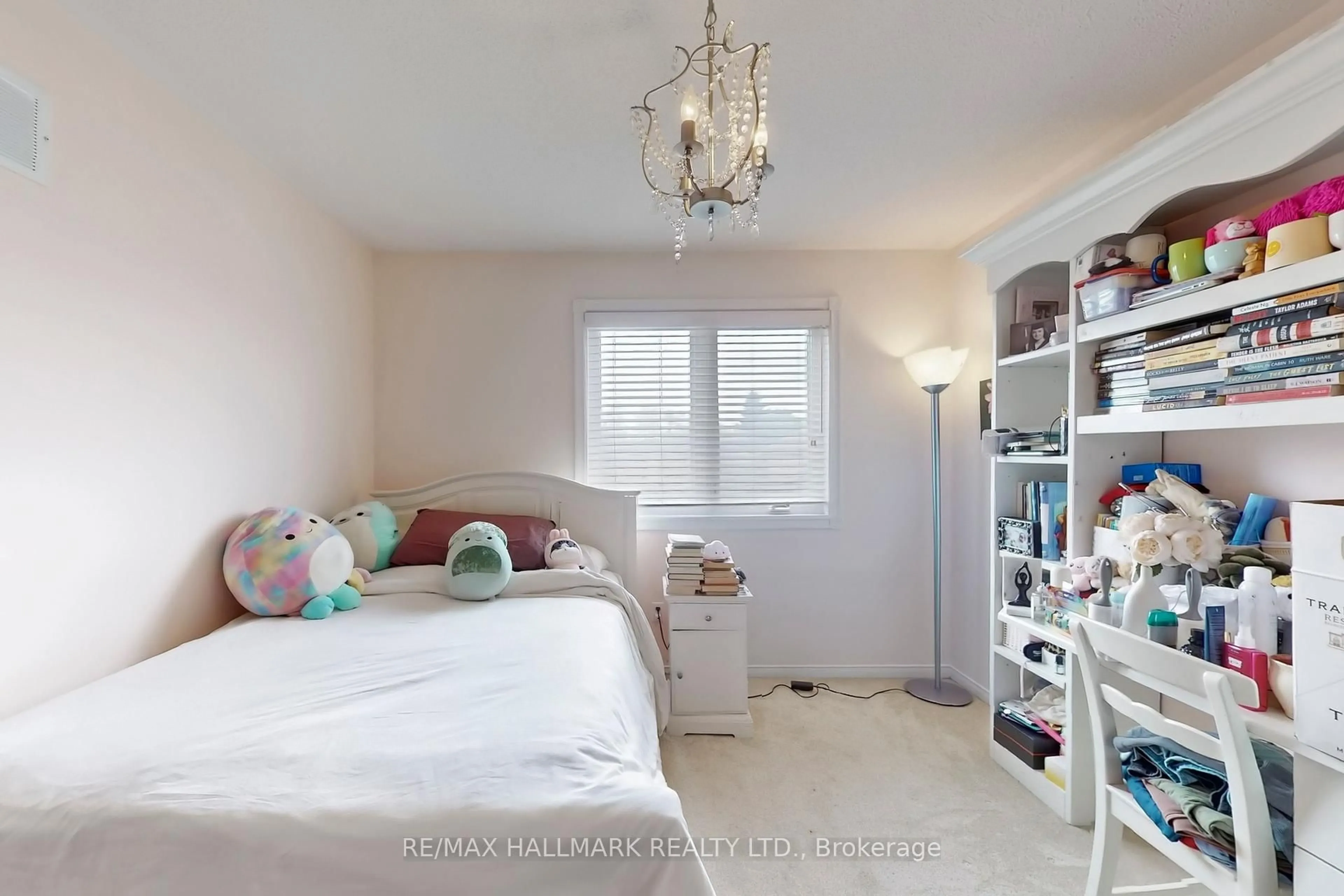 Bedroom with bed, unknown for 92 Canyon Hill Ave, Richmond Hill Ontario L4C 0K5