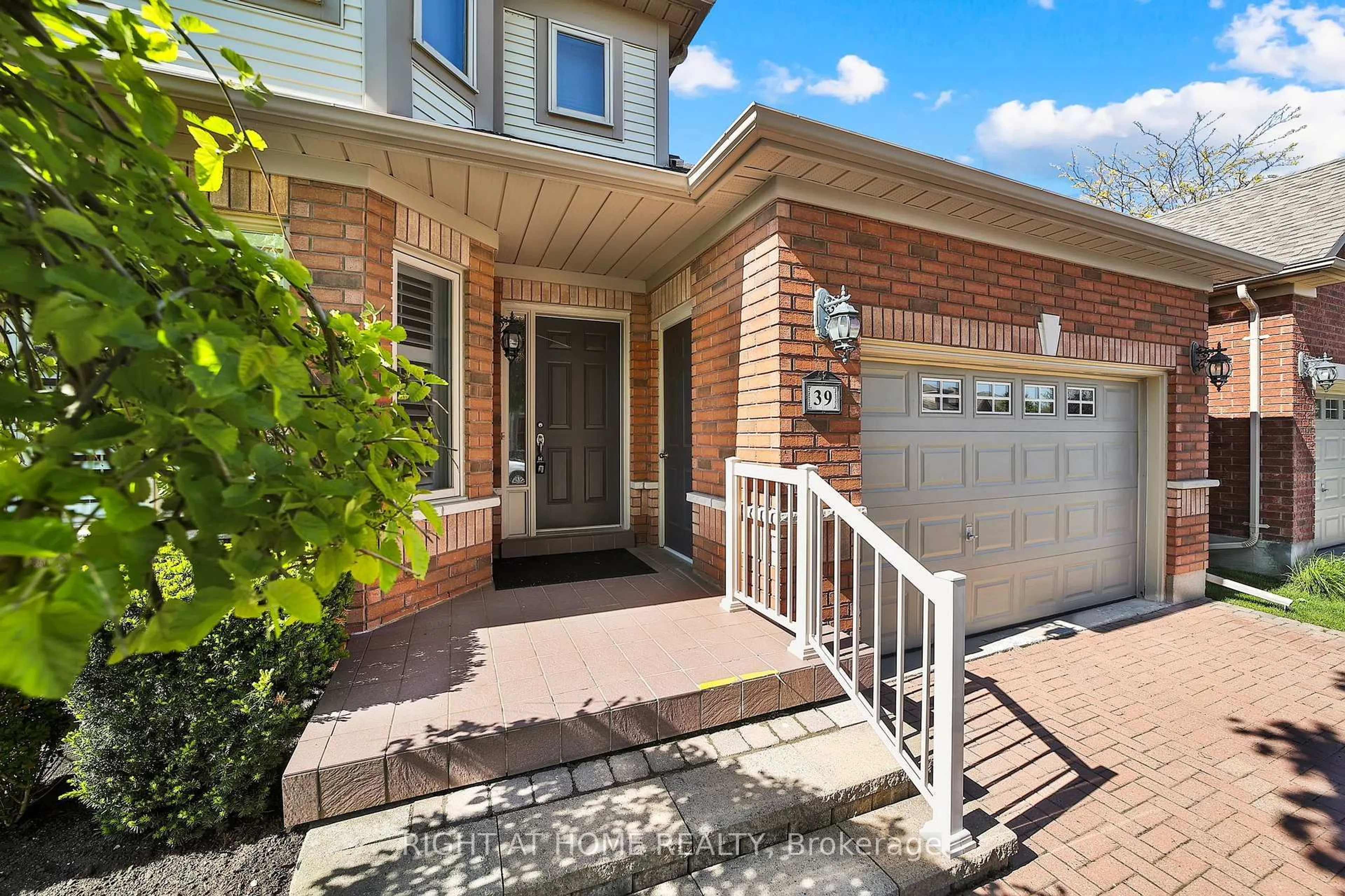 Home with brick exterior material, street for 39 Via Amici N/A, New Tecumseth Ontario L9R 2C2