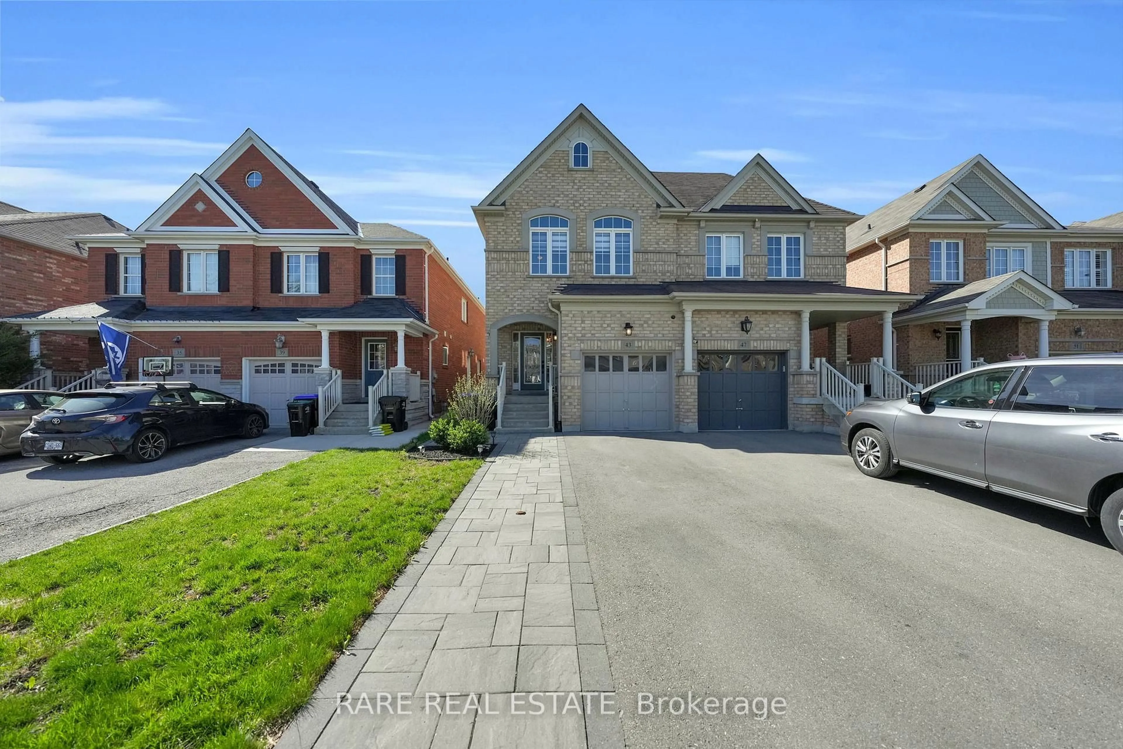 Home with brick exterior material, street for 43 Acorn Lane, Bradford West Gwillimbury Ontario L3Z 0H5