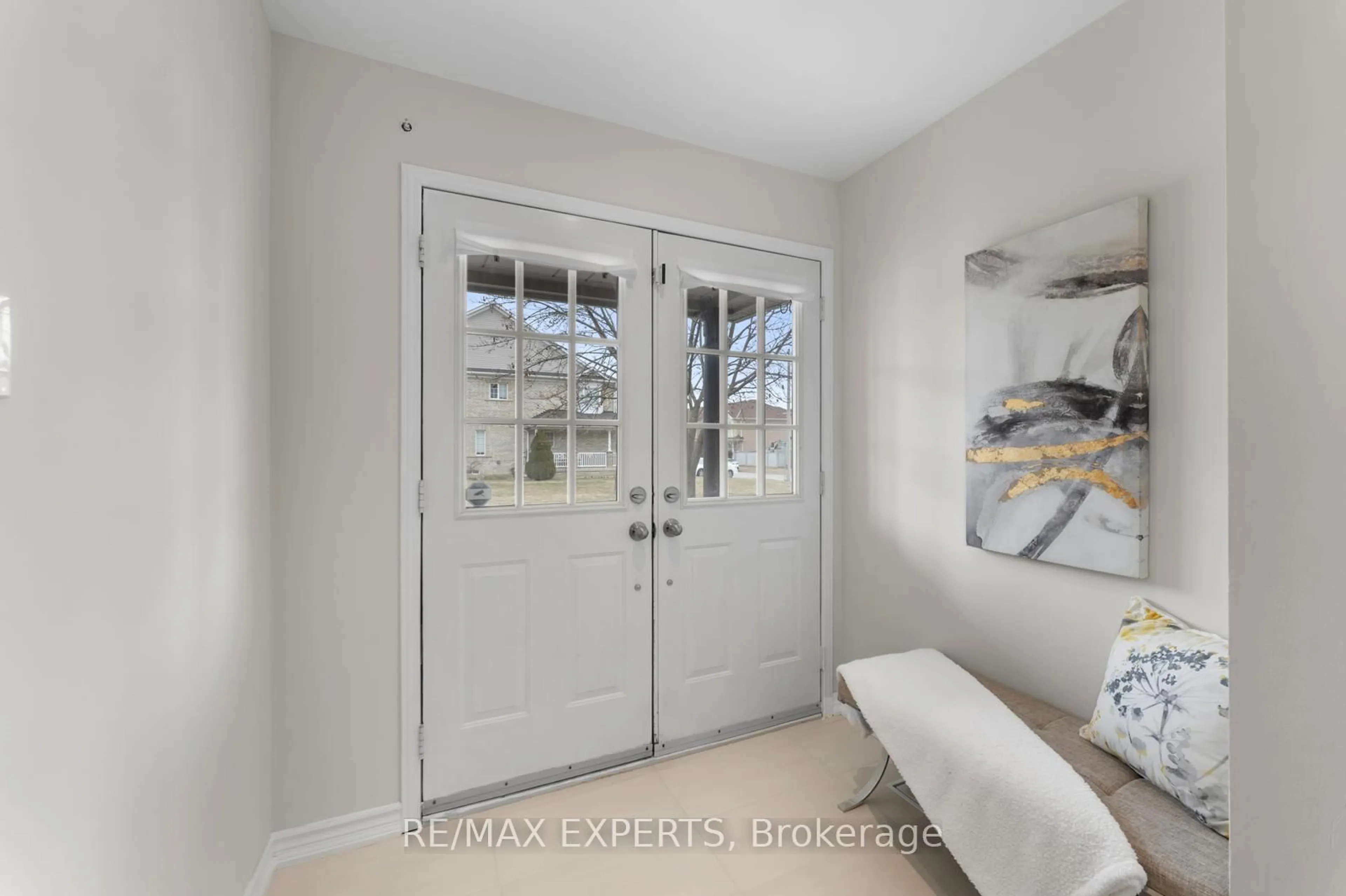 Indoor entryway for 40 Benjamin Hood Cres, Vaughan Ontario L4K 5M6