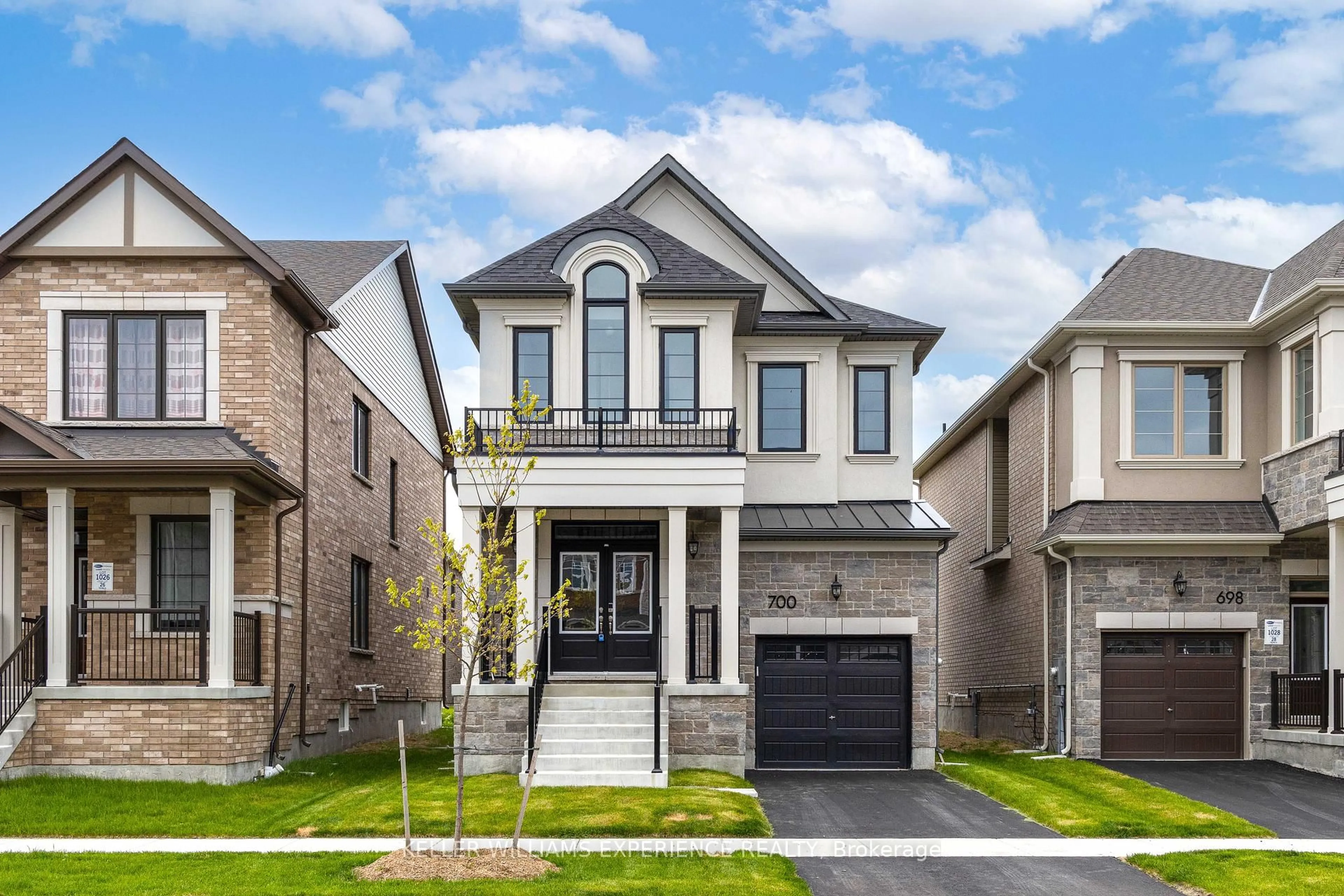 Home with brick exterior material, street for 700 Mika St, Innisfil Ontario L9S 0R7