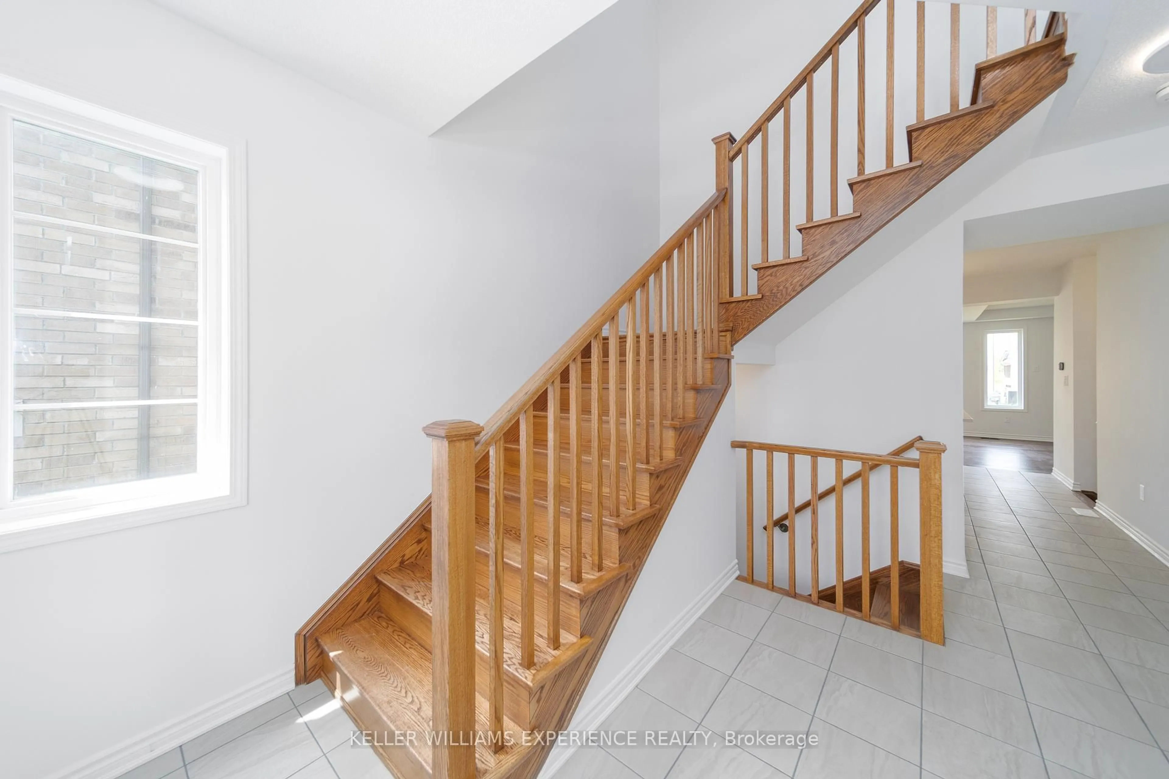 Stairs for 700 Mika St, Innisfil Ontario L9S 0R7