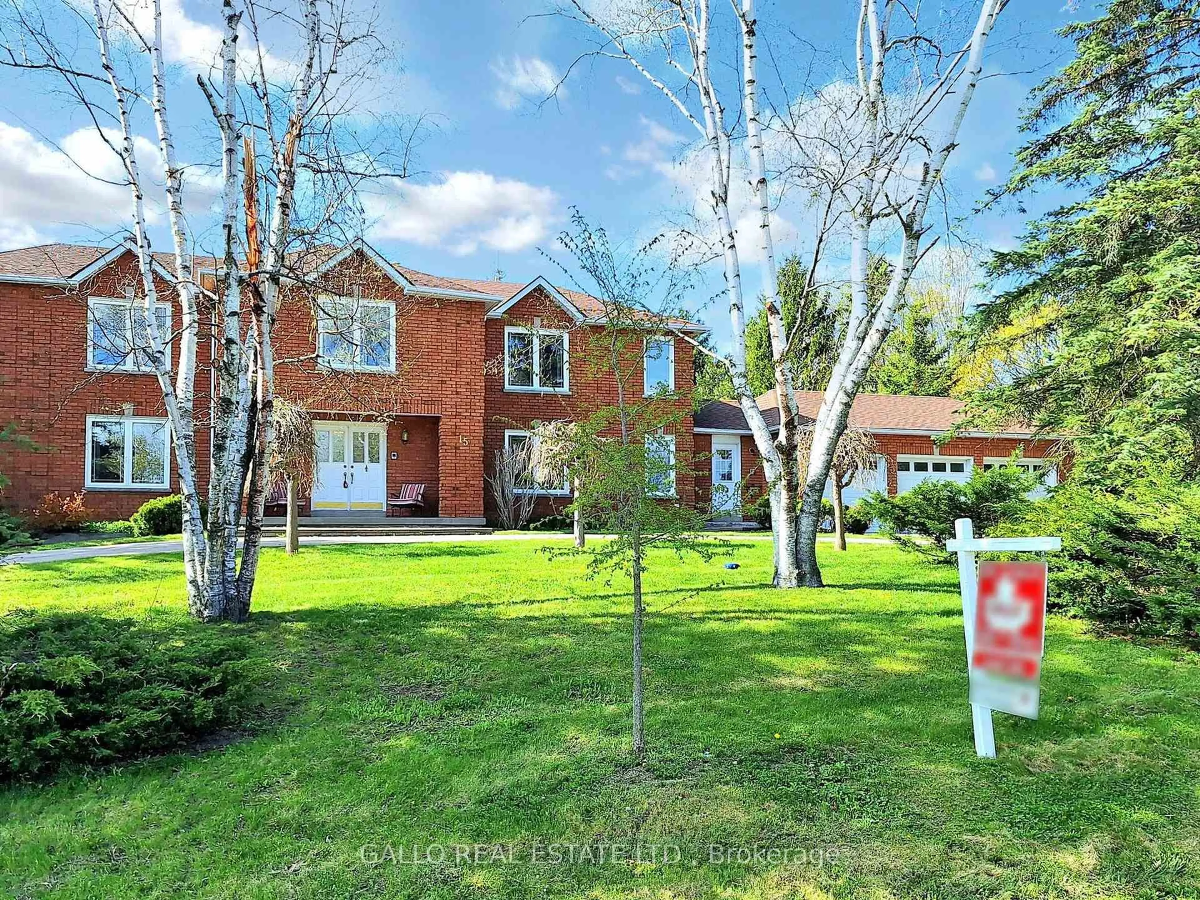 A pic from outside/outdoor area/front of a property/back of a property/a pic from drone, street for 15 Hill Top Tr, Whitchurch-Stouffville Ontario L4A 7X4