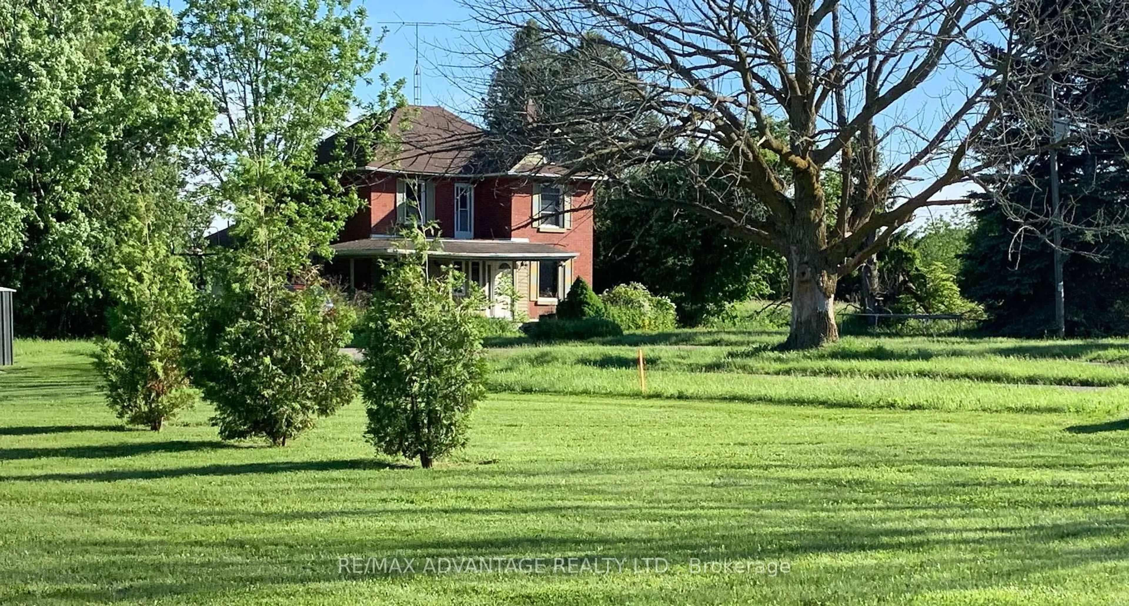 A pic from outside/outdoor area/front of a property/back of a property/a pic from drone, unknown for 2781 Sixth Line, Bradford West Gwillimbury Ontario L3Z 2G7