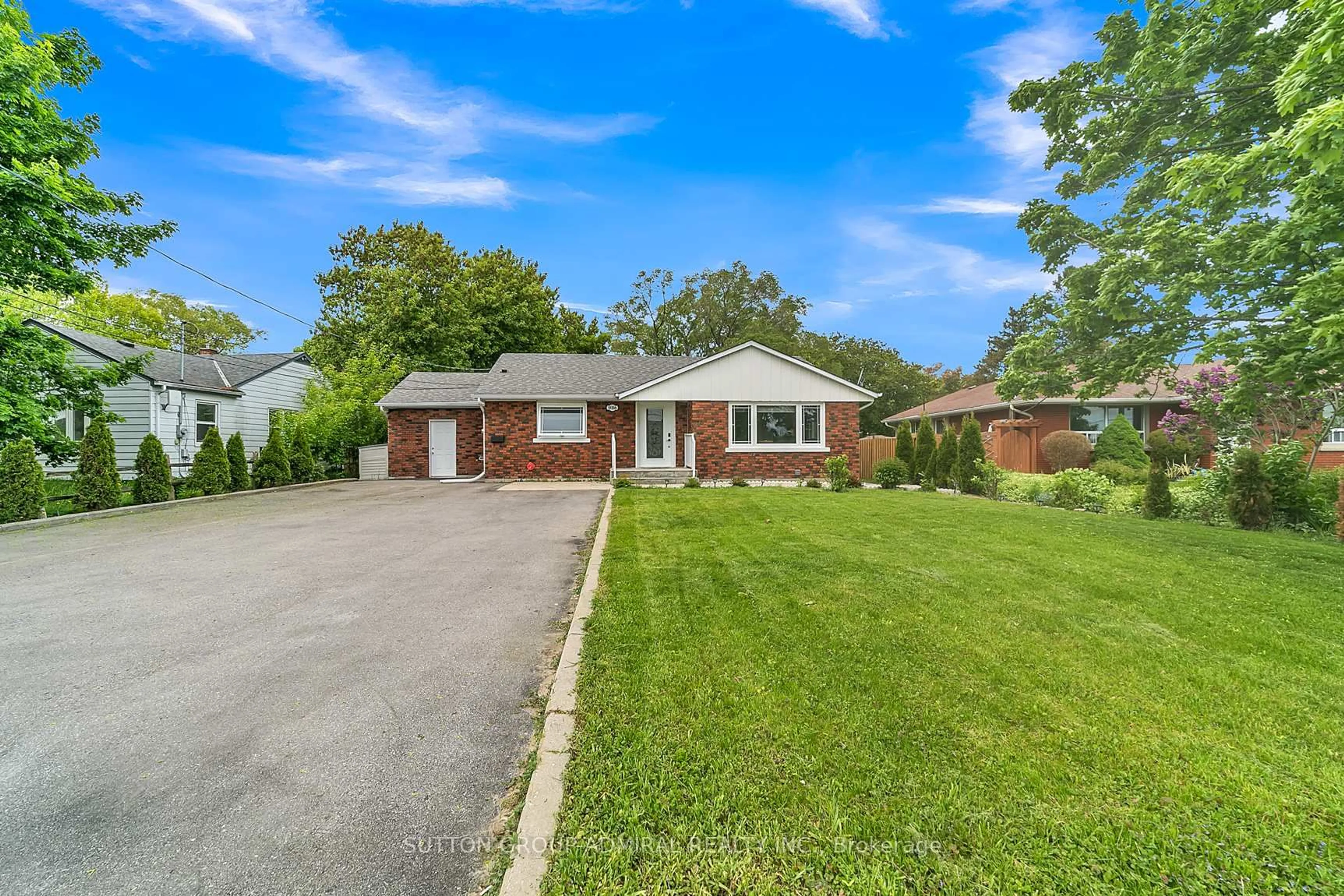 Home with brick exterior material, street for 18166 Leslie St, East Gwillimbury Ontario L9N 0M5